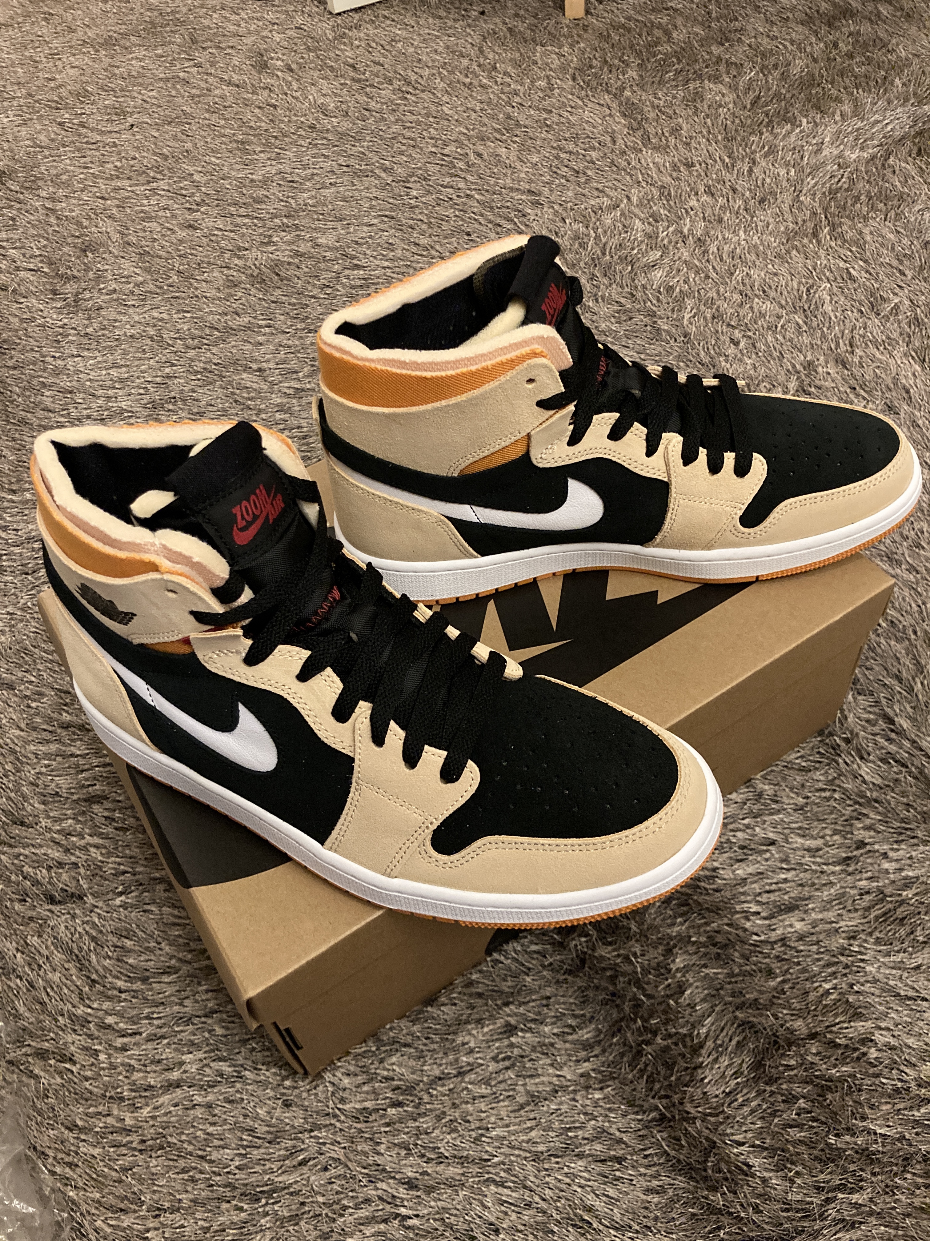 Jordan 1 Zoom Air CMFT Pumpkin Spice 착용 스타일 - 1