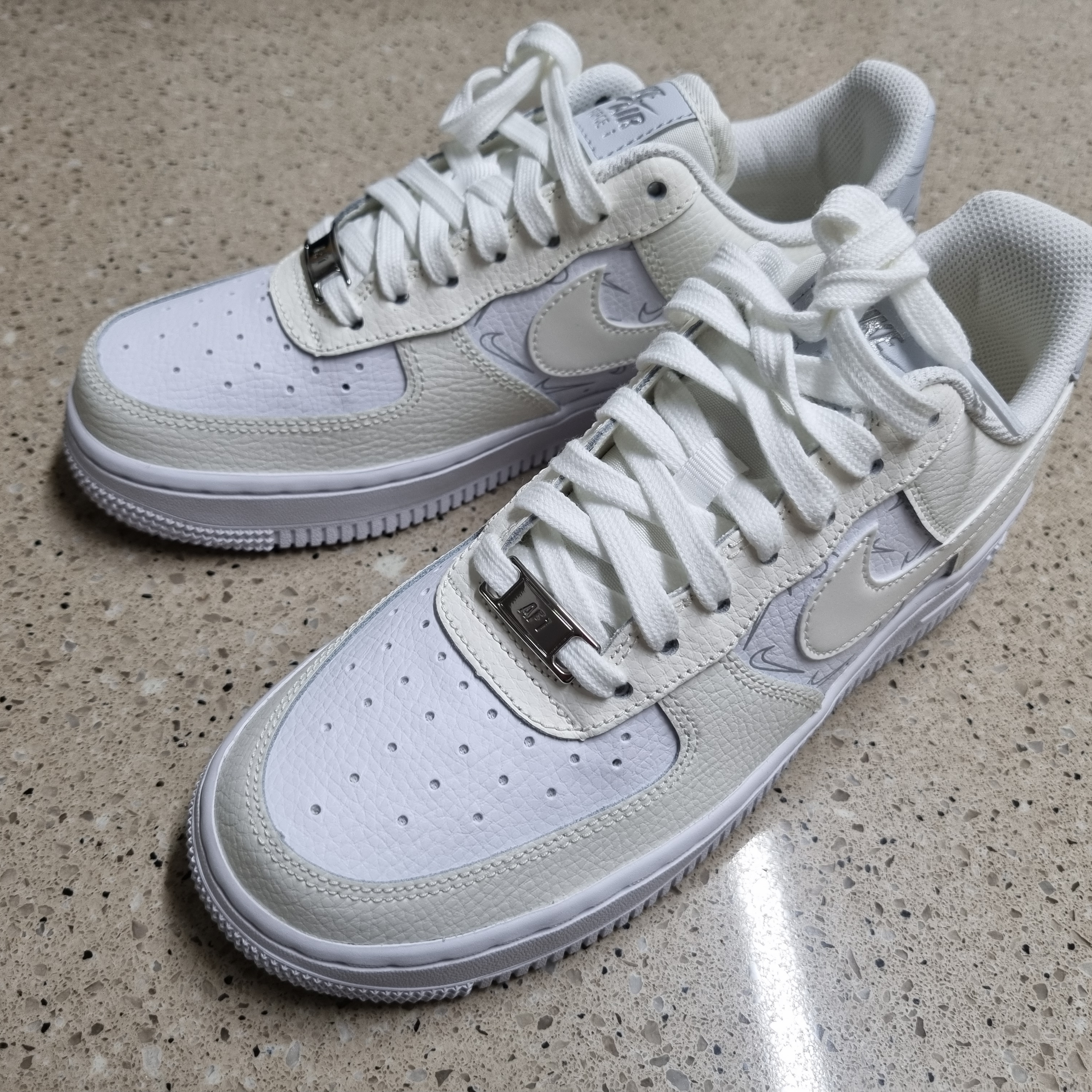 (W) Nike Air Force 1 '07 Low Sail White 착용 스타일