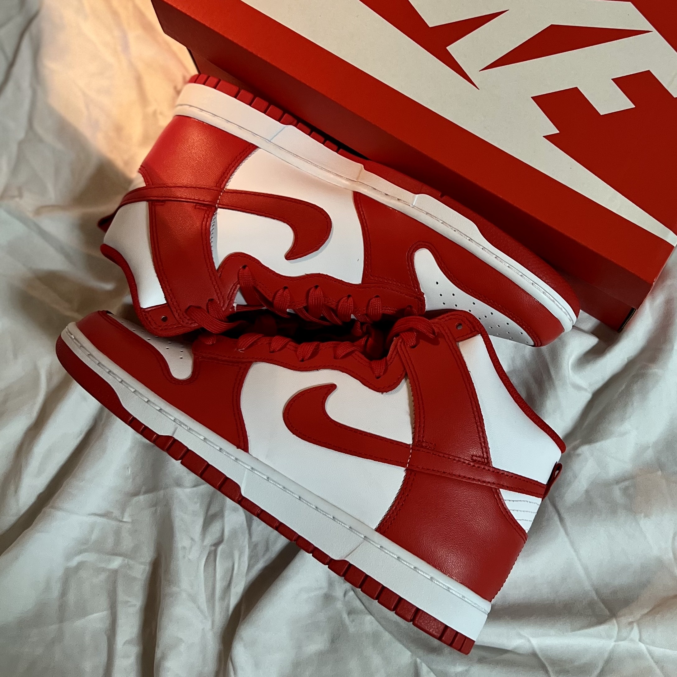 Nike Dunk High Retro Championship White and Red 착용 스타일 - 1