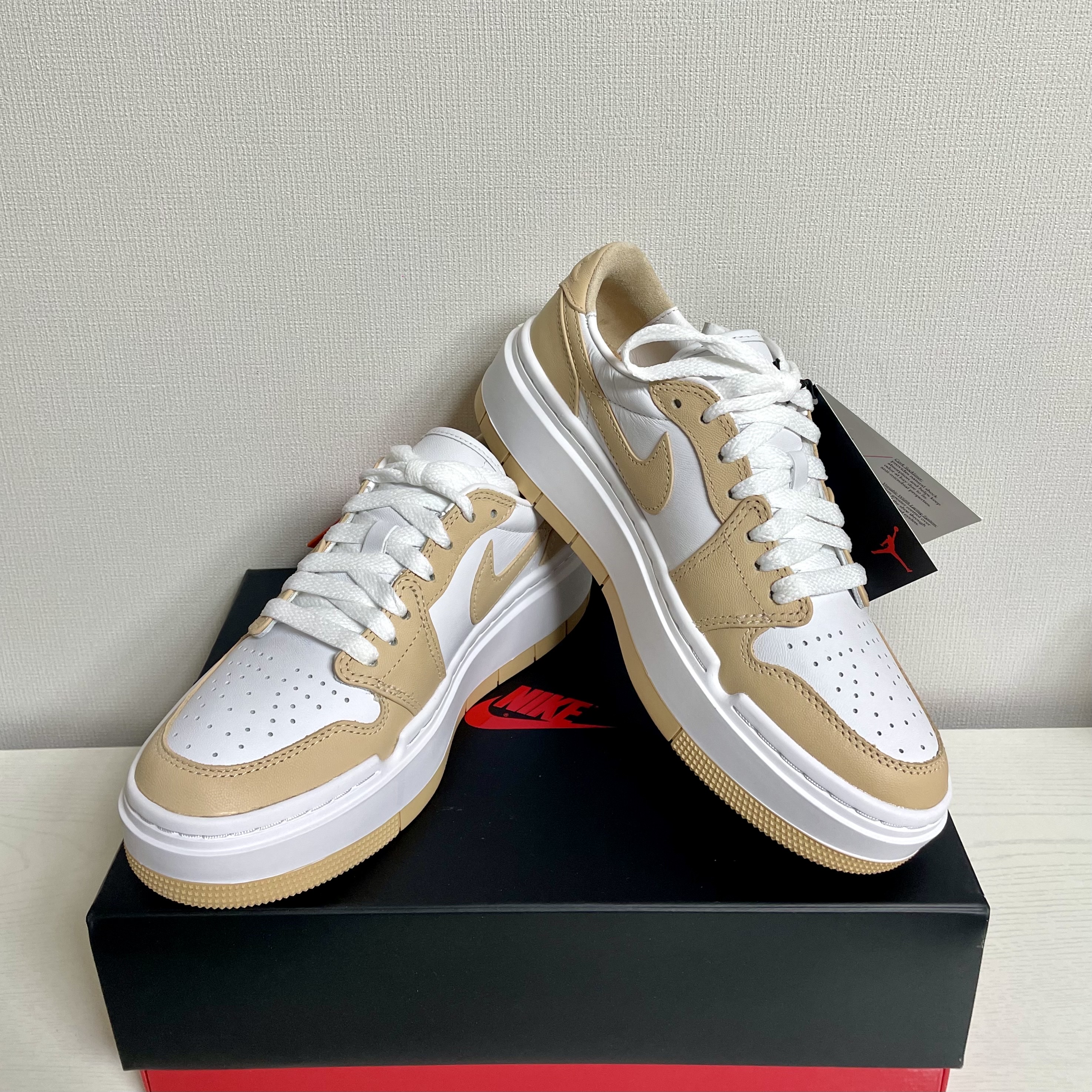 (W) Jordan 1 Elevate Low White Onyx 착용 스타일 - 1
