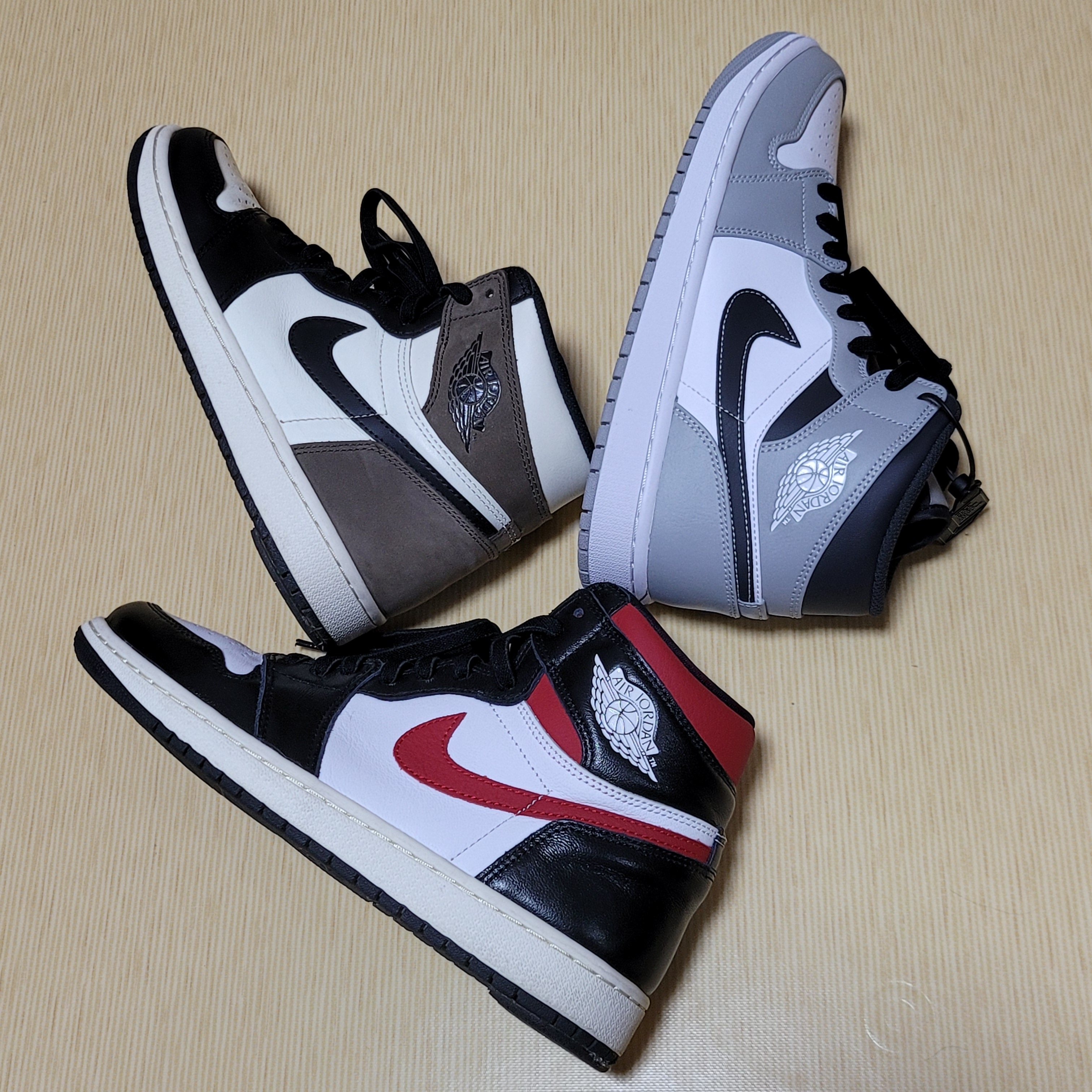 Jordan 1 Retro High OG Black Mocha, Jordan 1 Mid Light Smoke Grey Anthracite 착용 스타일