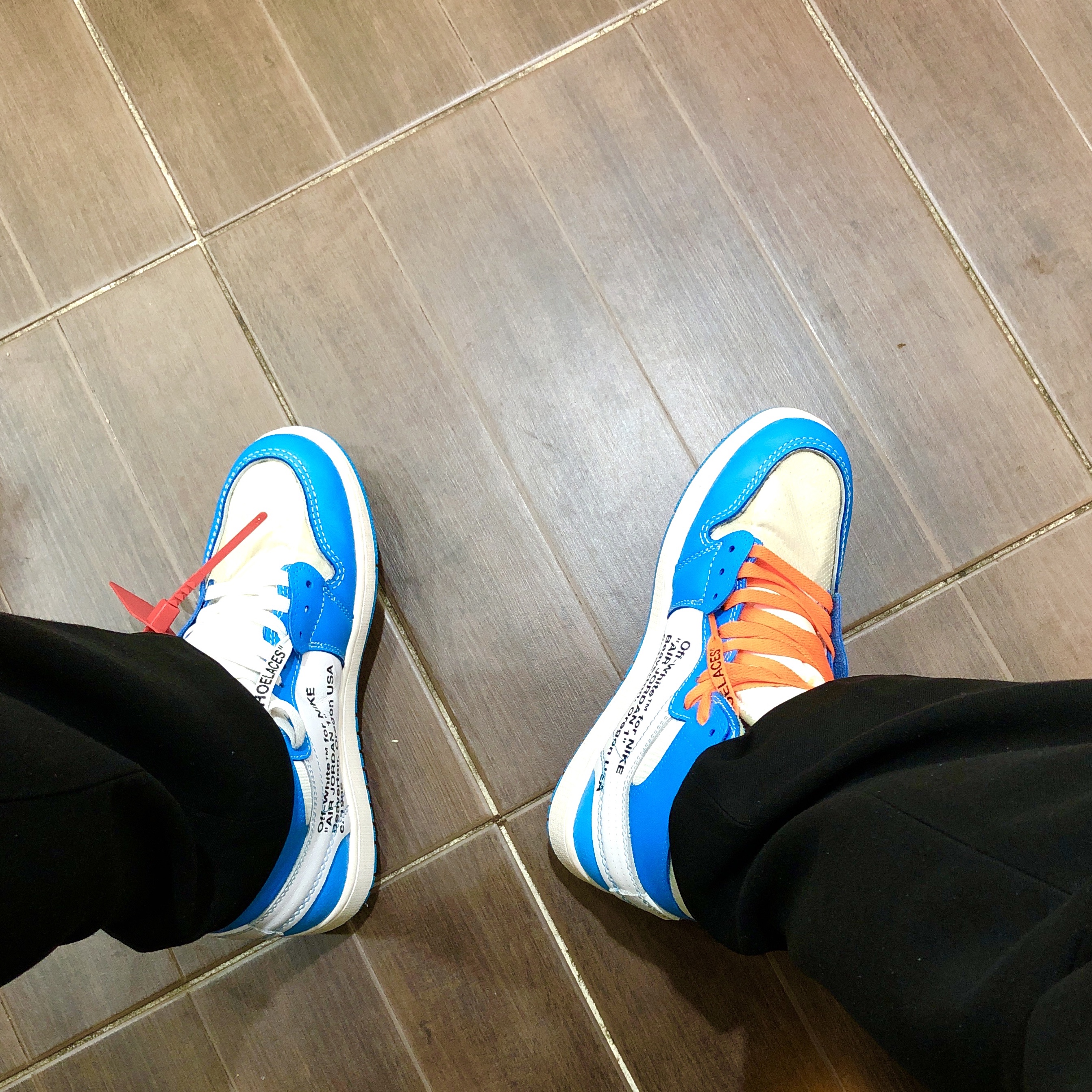 Jordan 1 x Off-White Retro High University Blue 착용 스타일