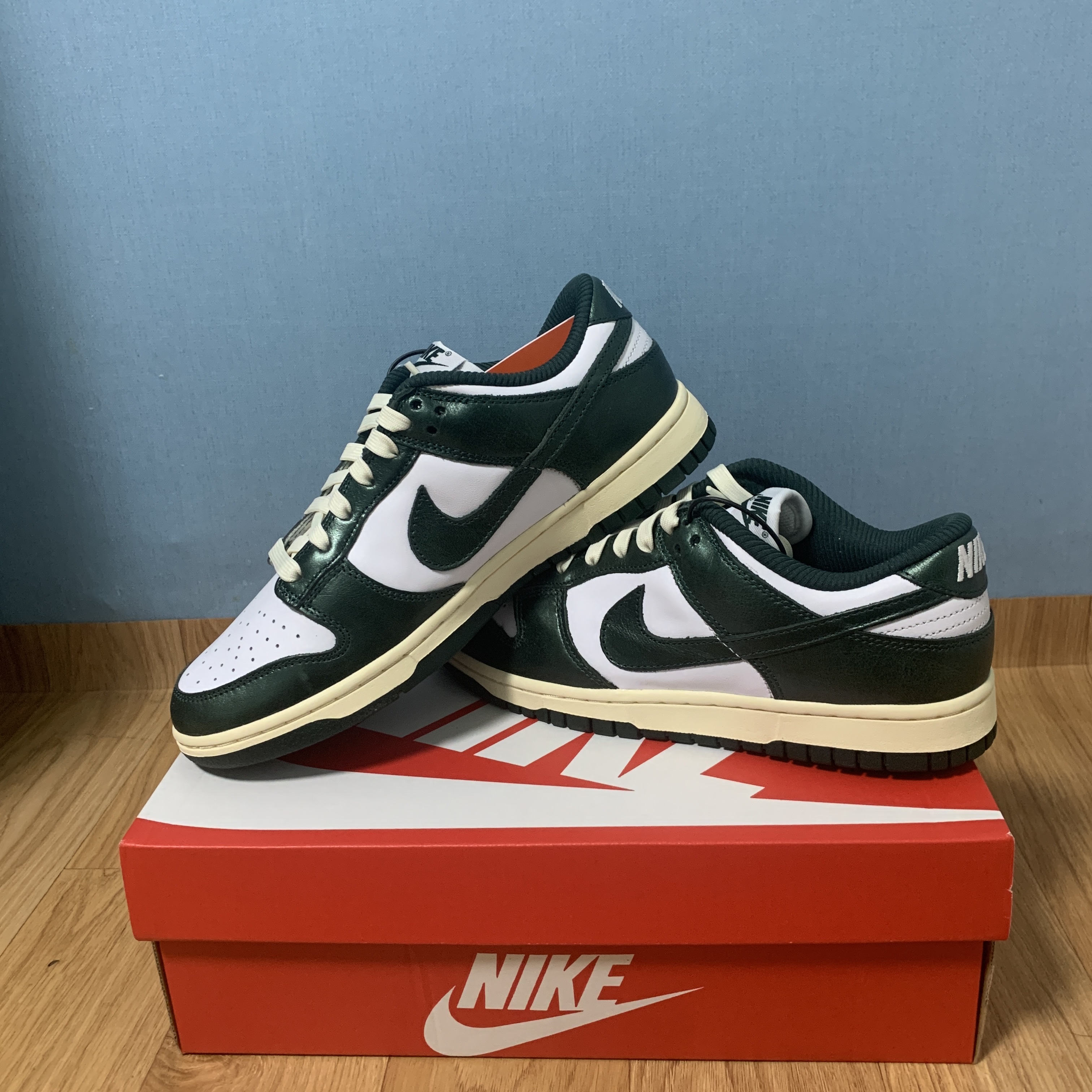 (W) Nike Dunk Low Vintage Green 착용 스타일