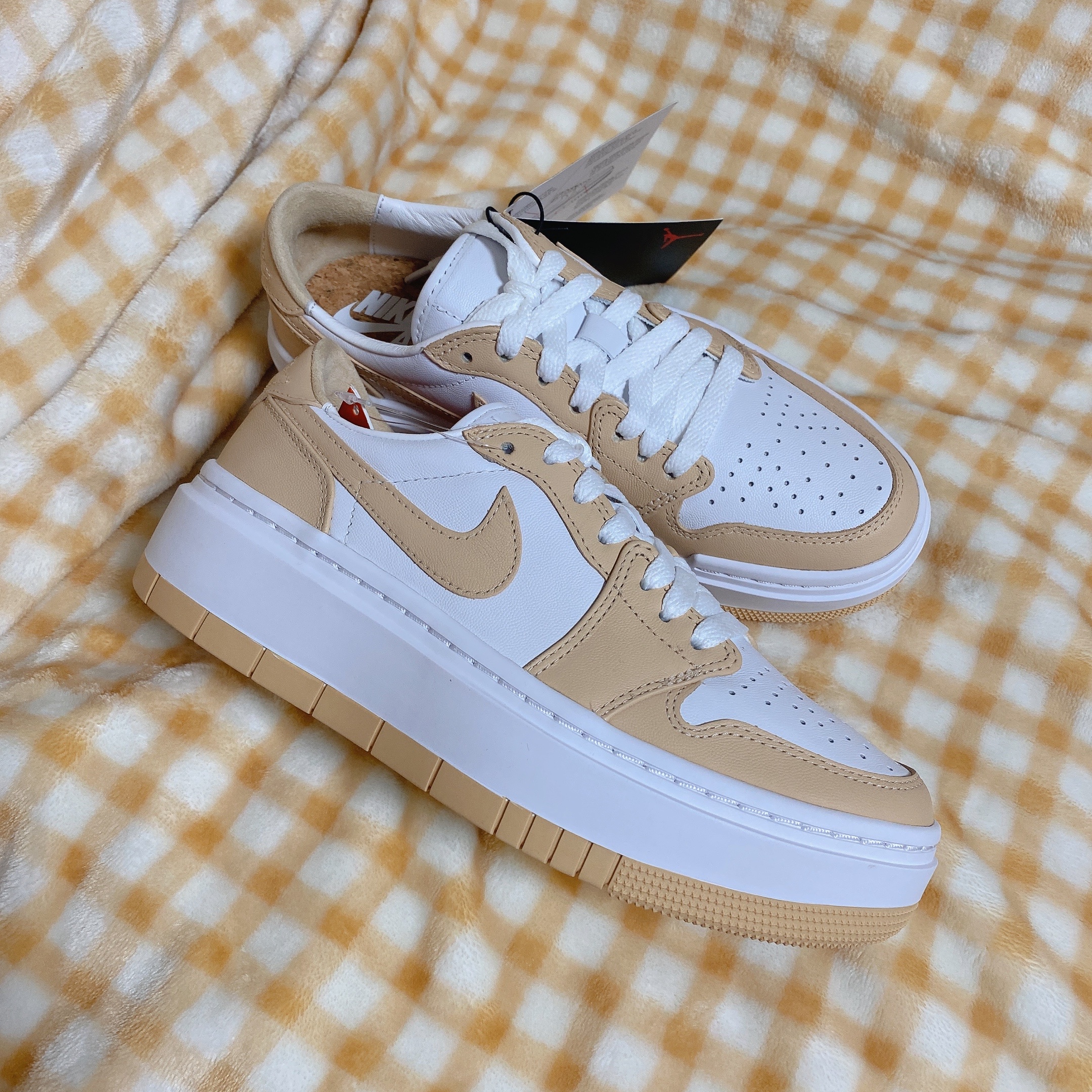 (W) Jordan 1 Elevate Low White Onyx 착용 스타일 - 2