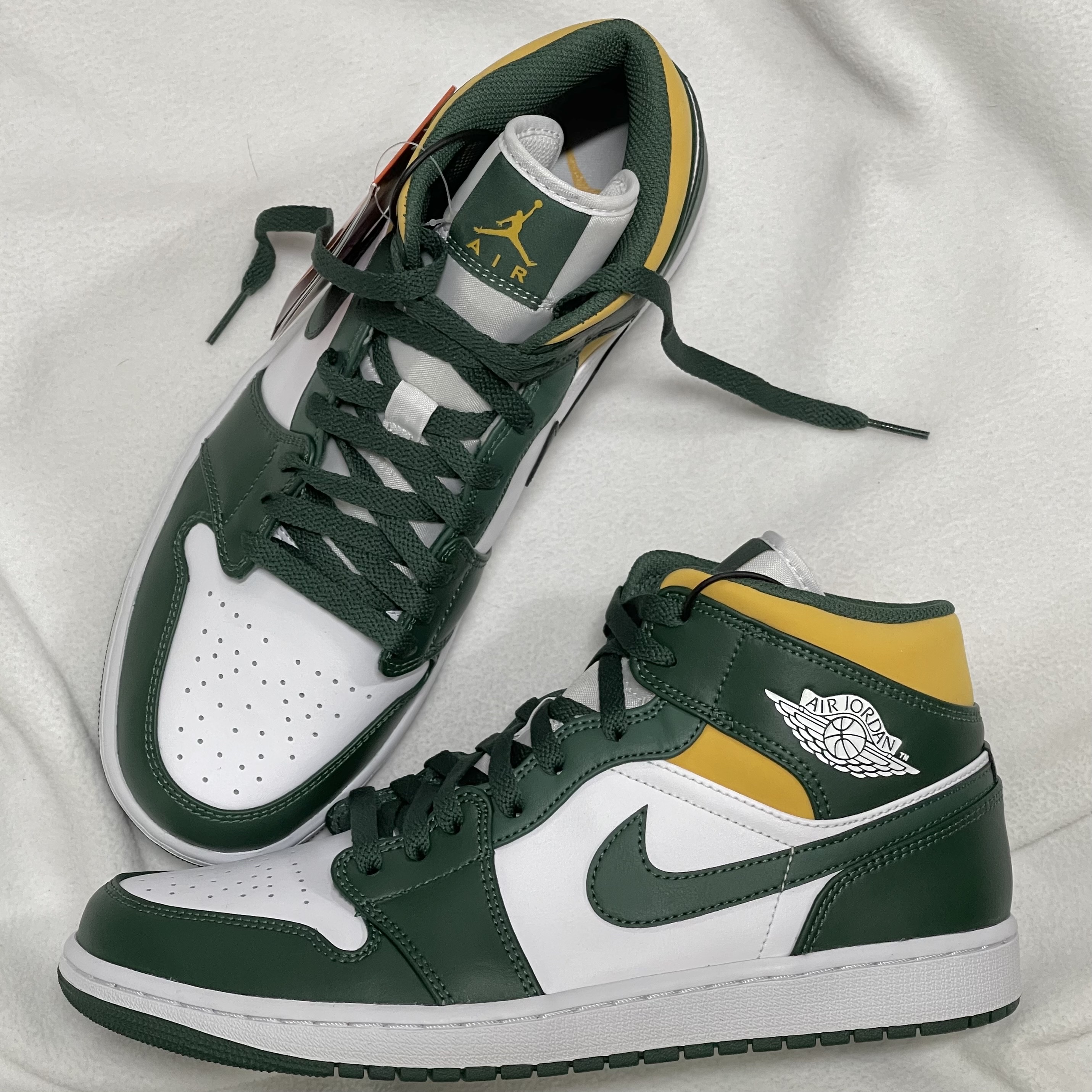 Jordan 1 Mid Sonics 2021 착용 스타일 - 1