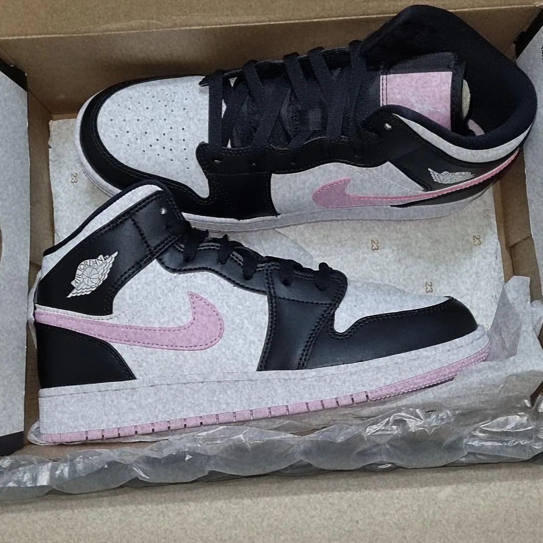 (GS) Jordan 1 Mid Light Arctic Pink 착용 스타일