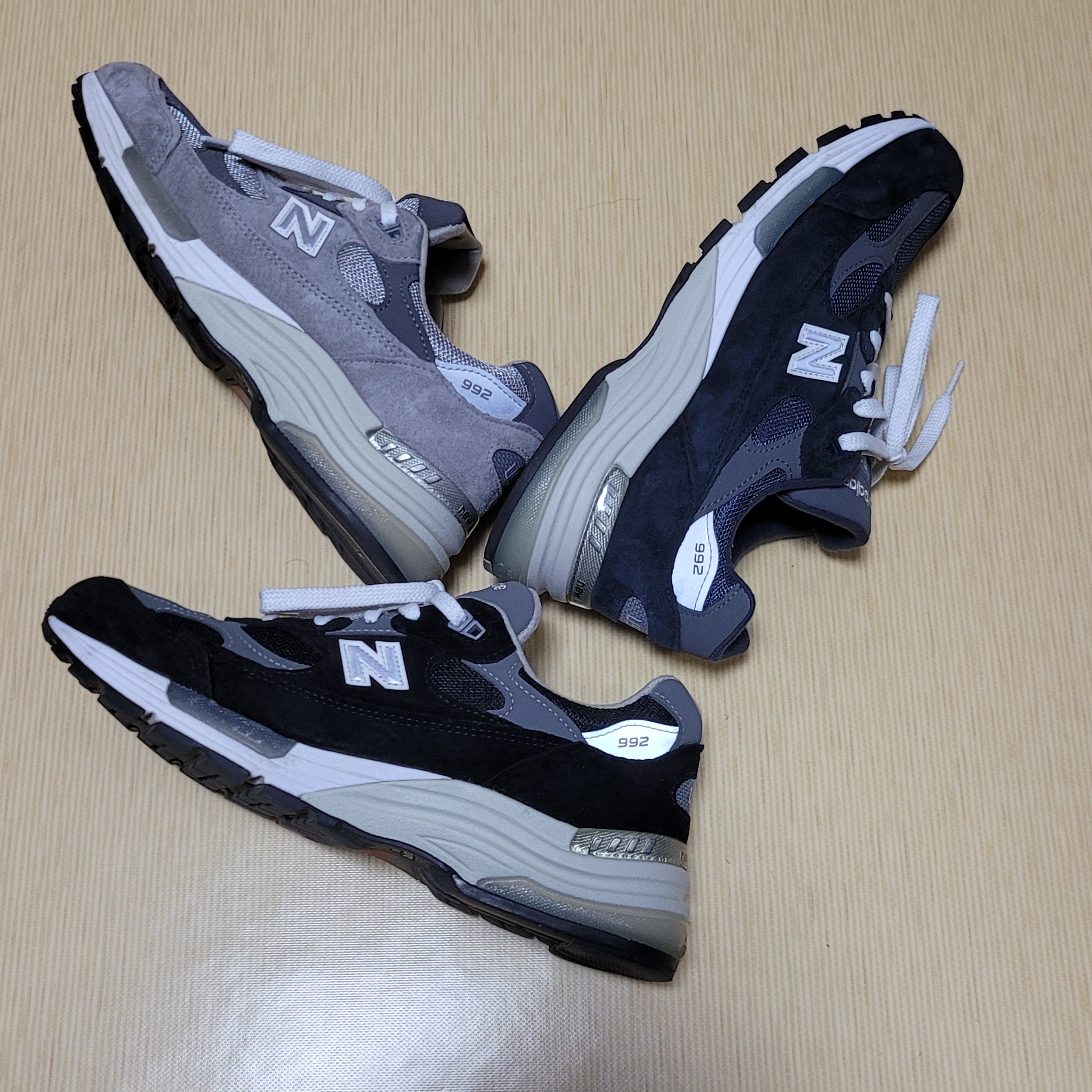 New Balance 992 Made in USA Grey - D Standard, New Balance 992 Made in USA Black Grey 착용 스타일