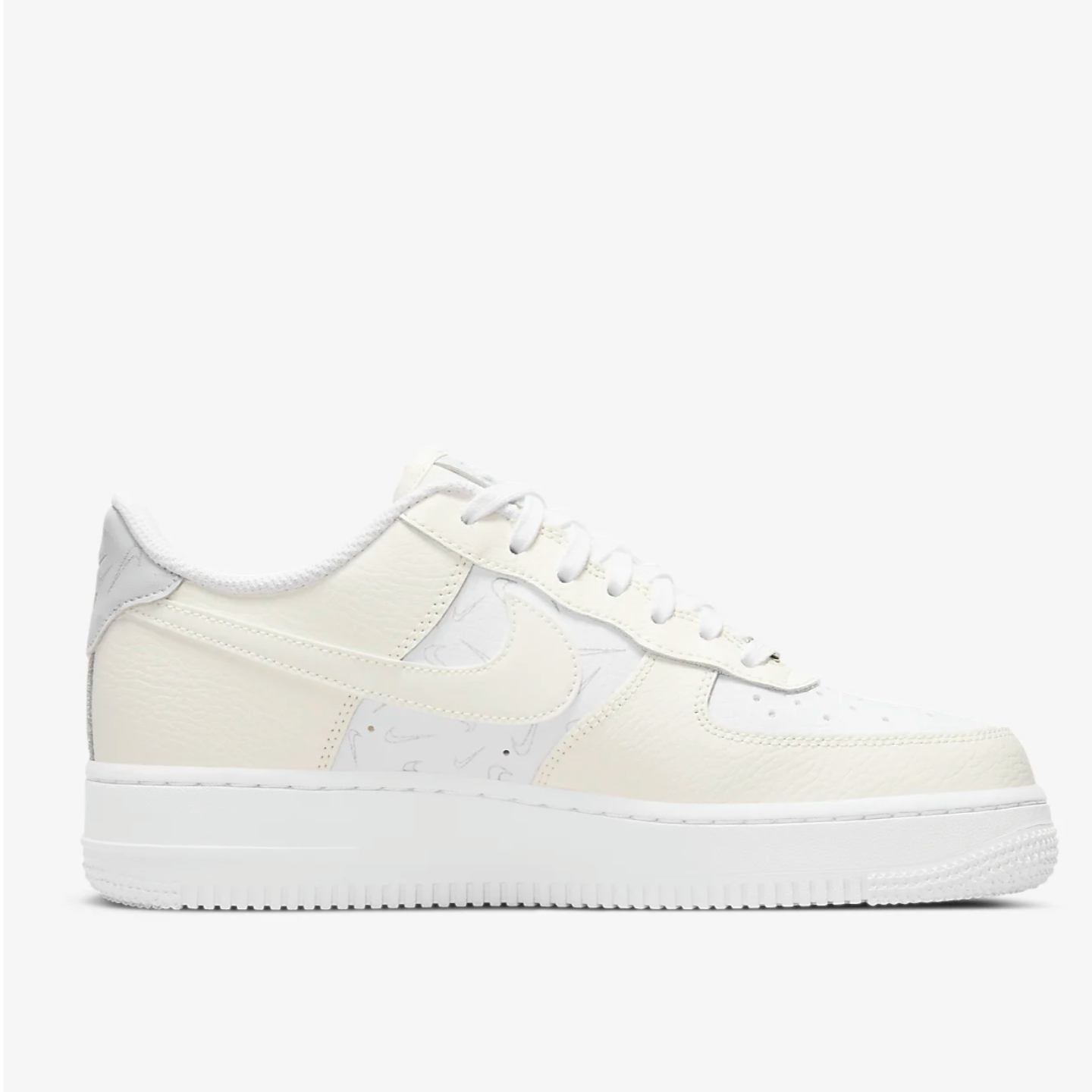 (W) Nike Air Force 1 '07 Low Sail White 착용 스타일 - 1