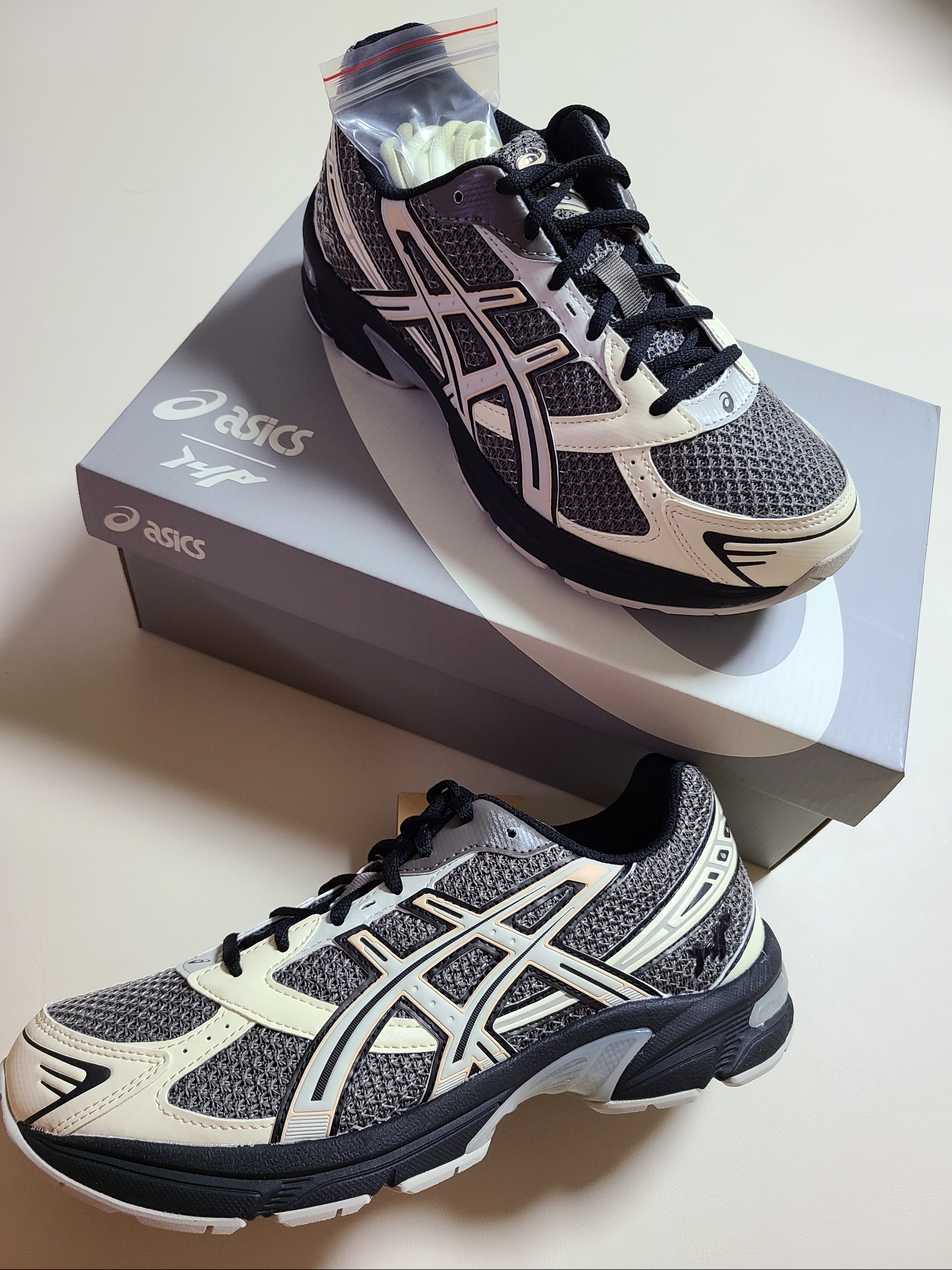 Asics x I4P Gel-1130 Mink Glacier Grey 착용 스타일 - 1