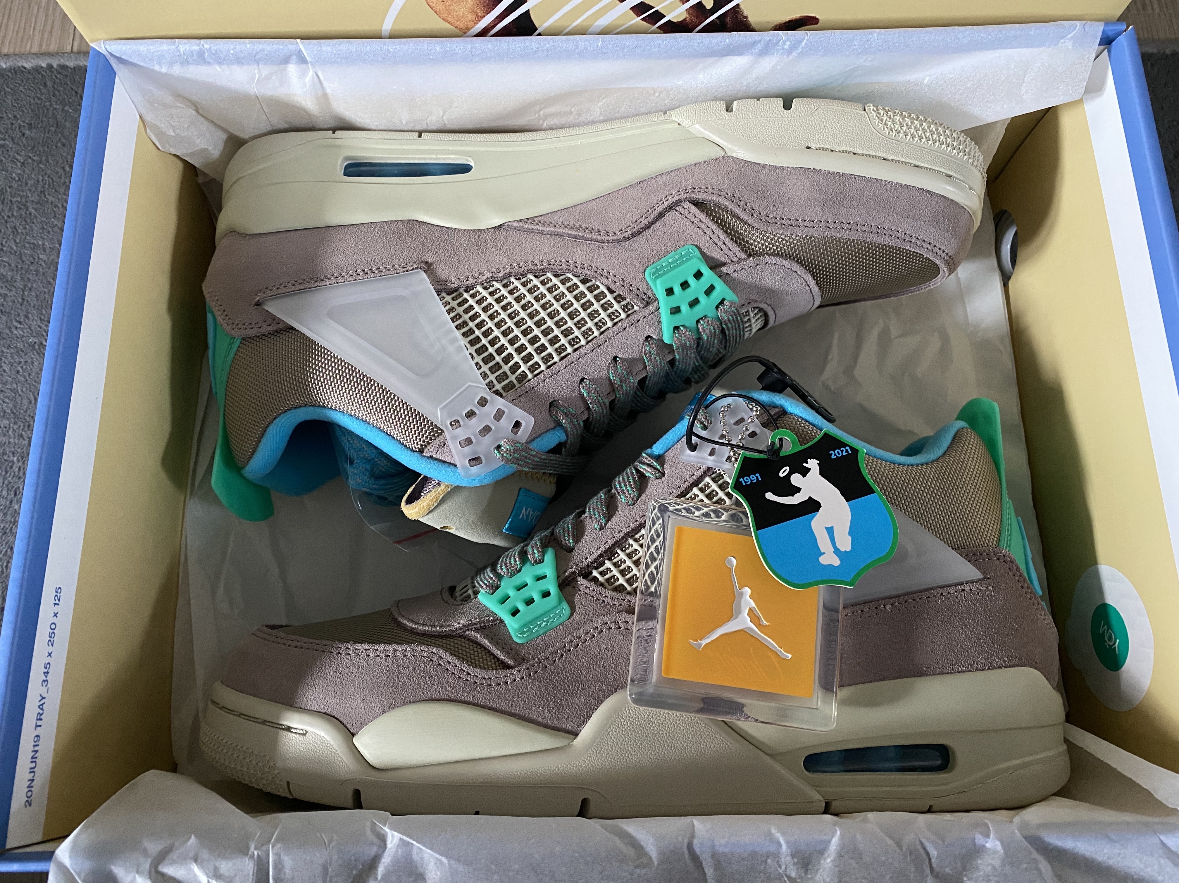Jordan 4 x Union Retro SP Taupe Haze 착용 스타일 - 2