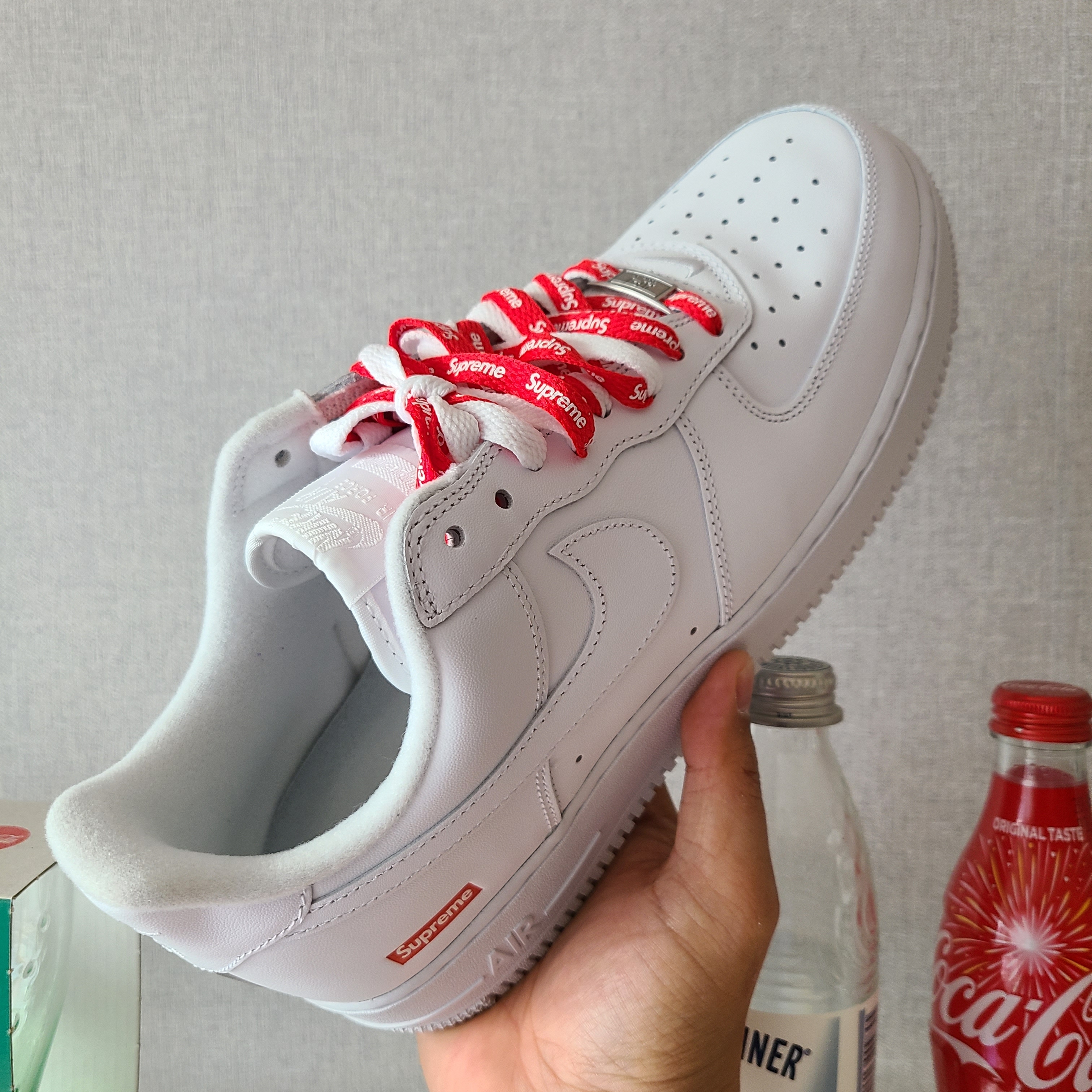 Nike x Supreme Air Force 1 Low White, Off-White x Amore Pacific Protection Box (Without Cosmetics) 착용 스타일 - 2