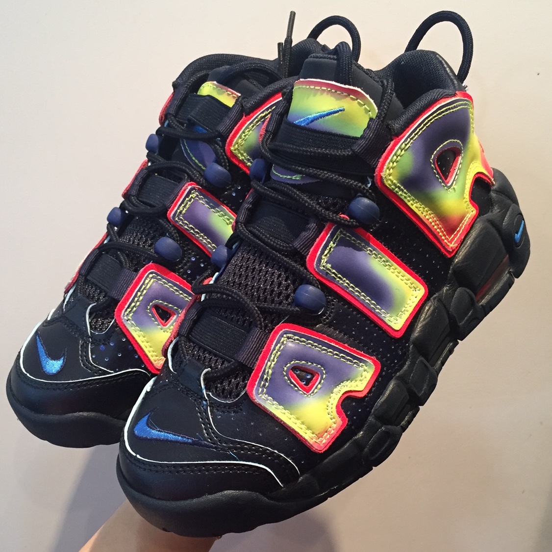 (GS) Nike Air More Uptempo Heat Map 착용 스타일
