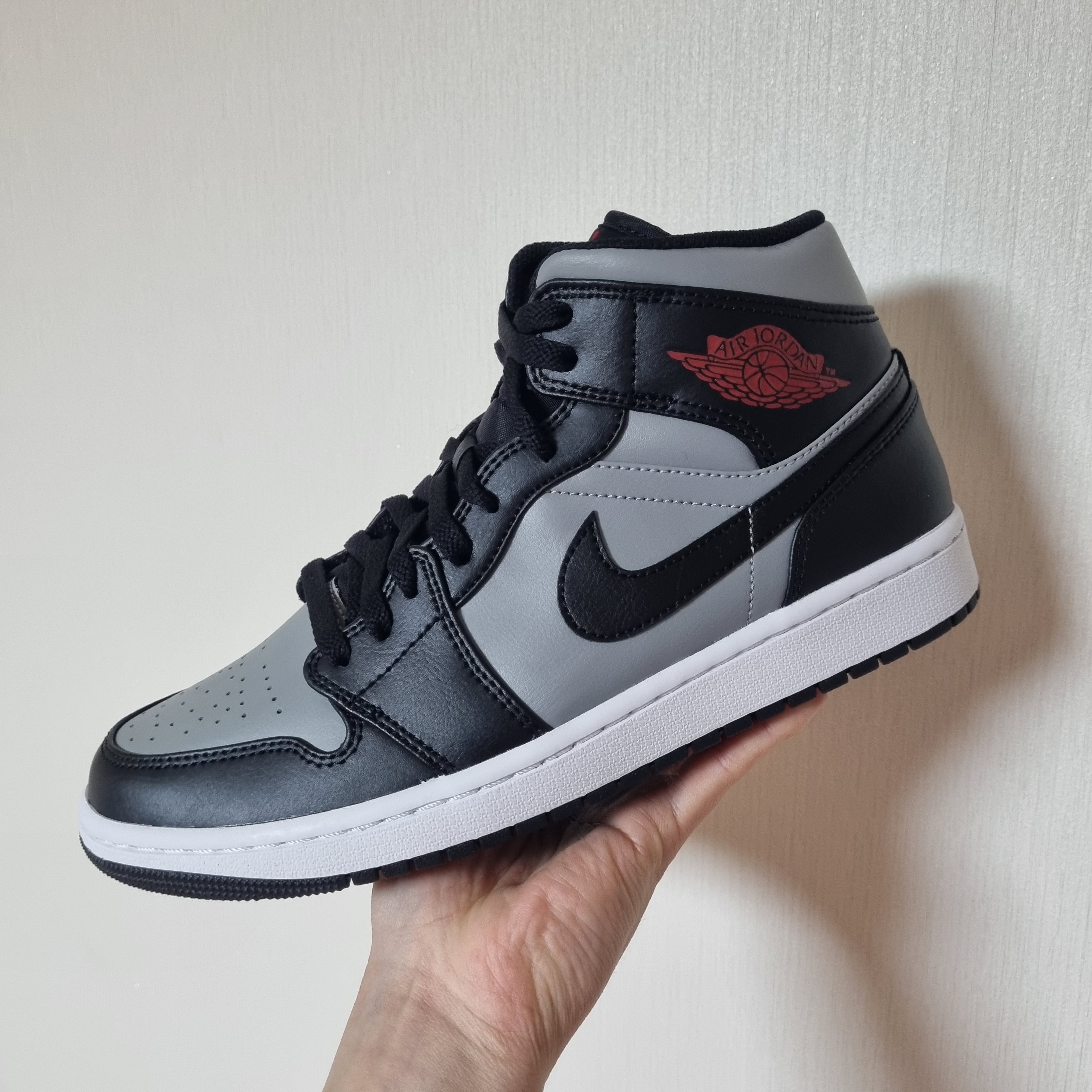 Jordan 1 Mid Shadow 착용 스타일 - 1