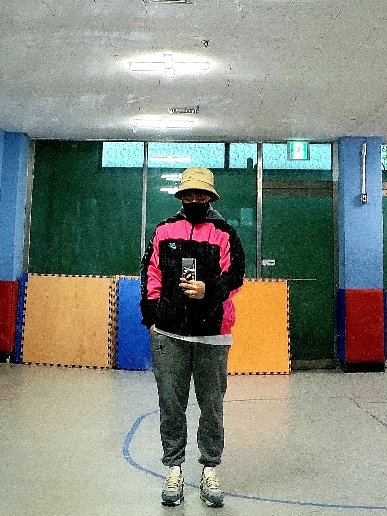 Nike x Atmos NRG Vintage PTHWK Track Jacket Black, Nike x Patta Air Max 1 Noise Aqua 착용 스타일 - 2