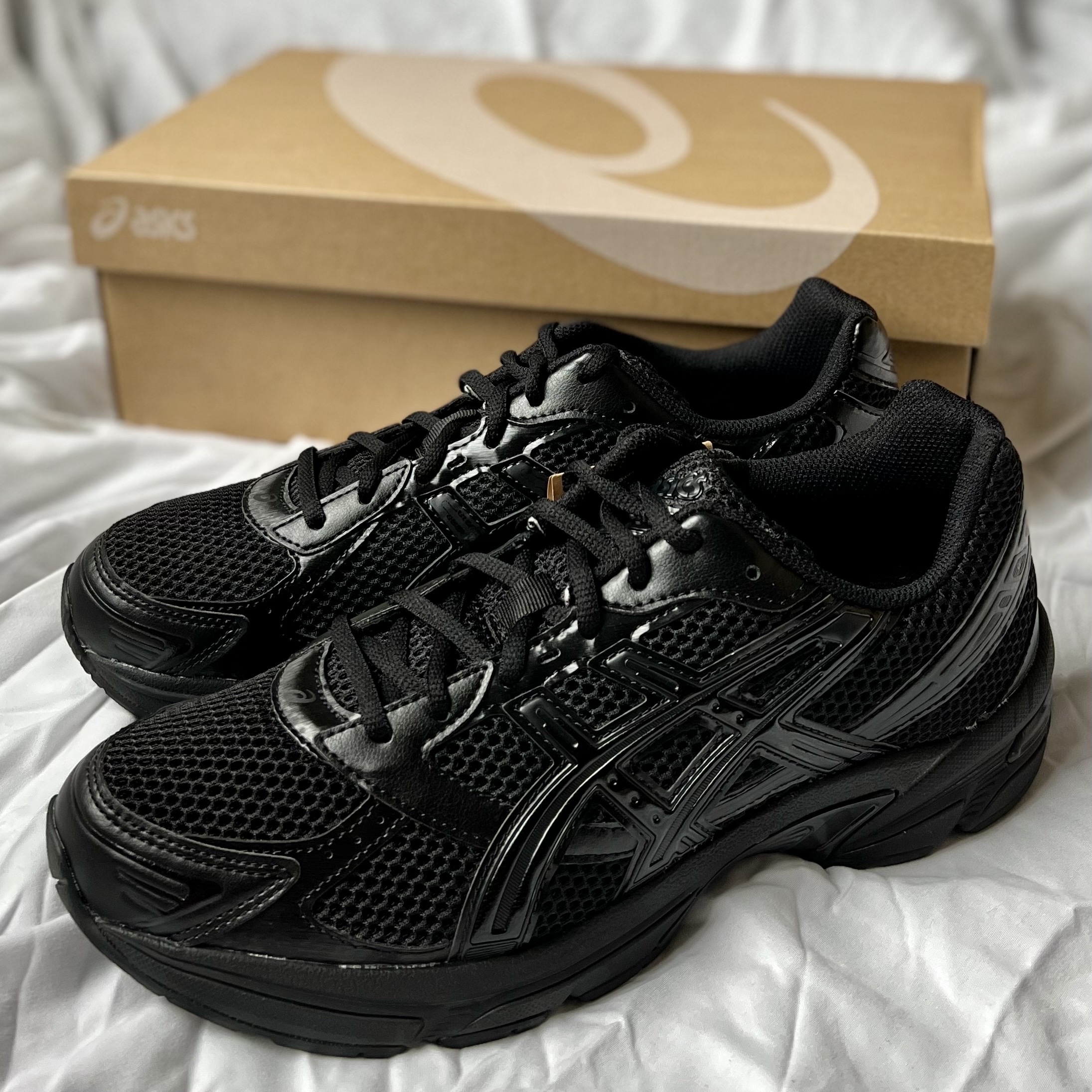 Asics Gel-1130 Black Graphite Grey 착용 스타일 - 1