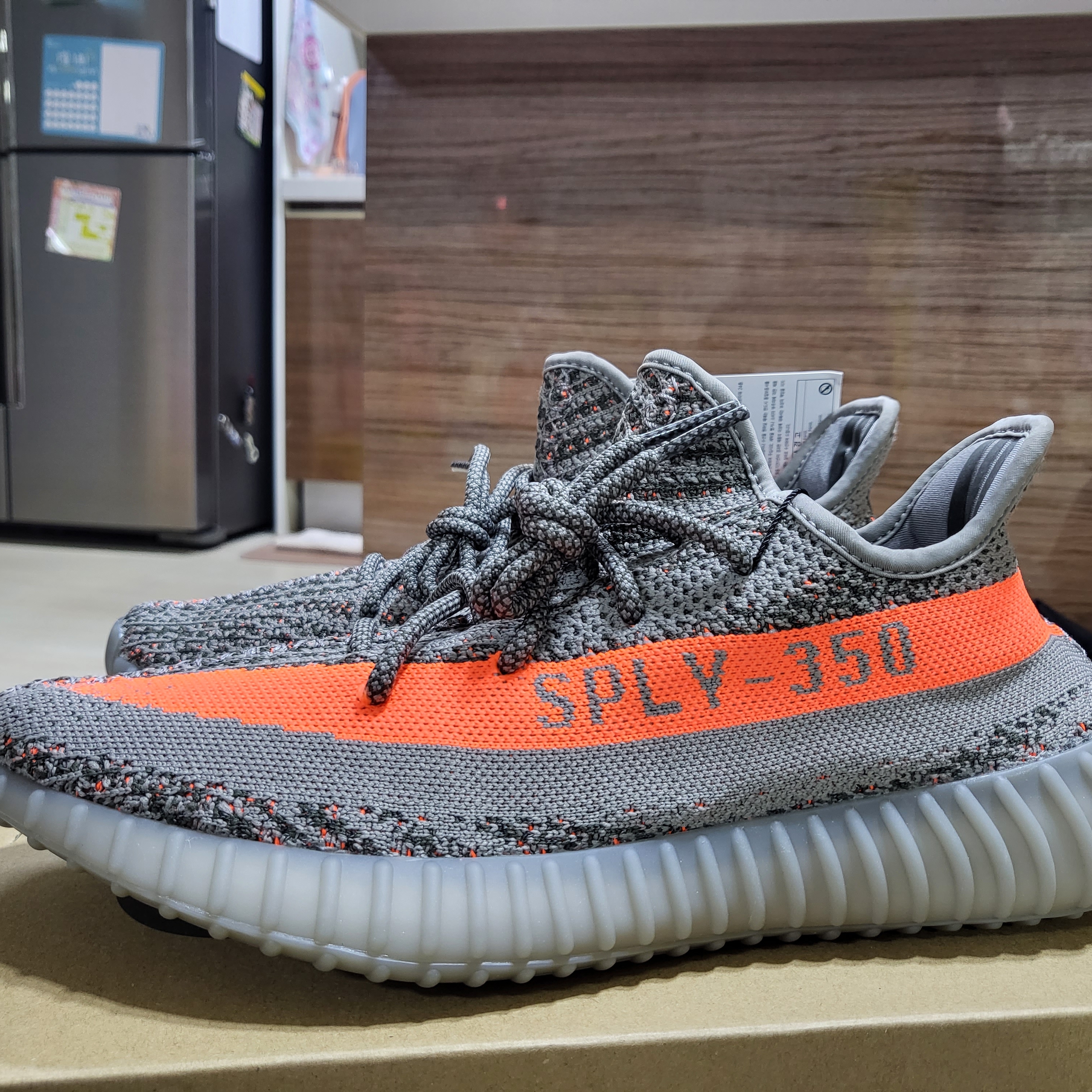 Adidas Yeezy Boost 350 V2 Beluga - Reflective 착용 스타일 - 1