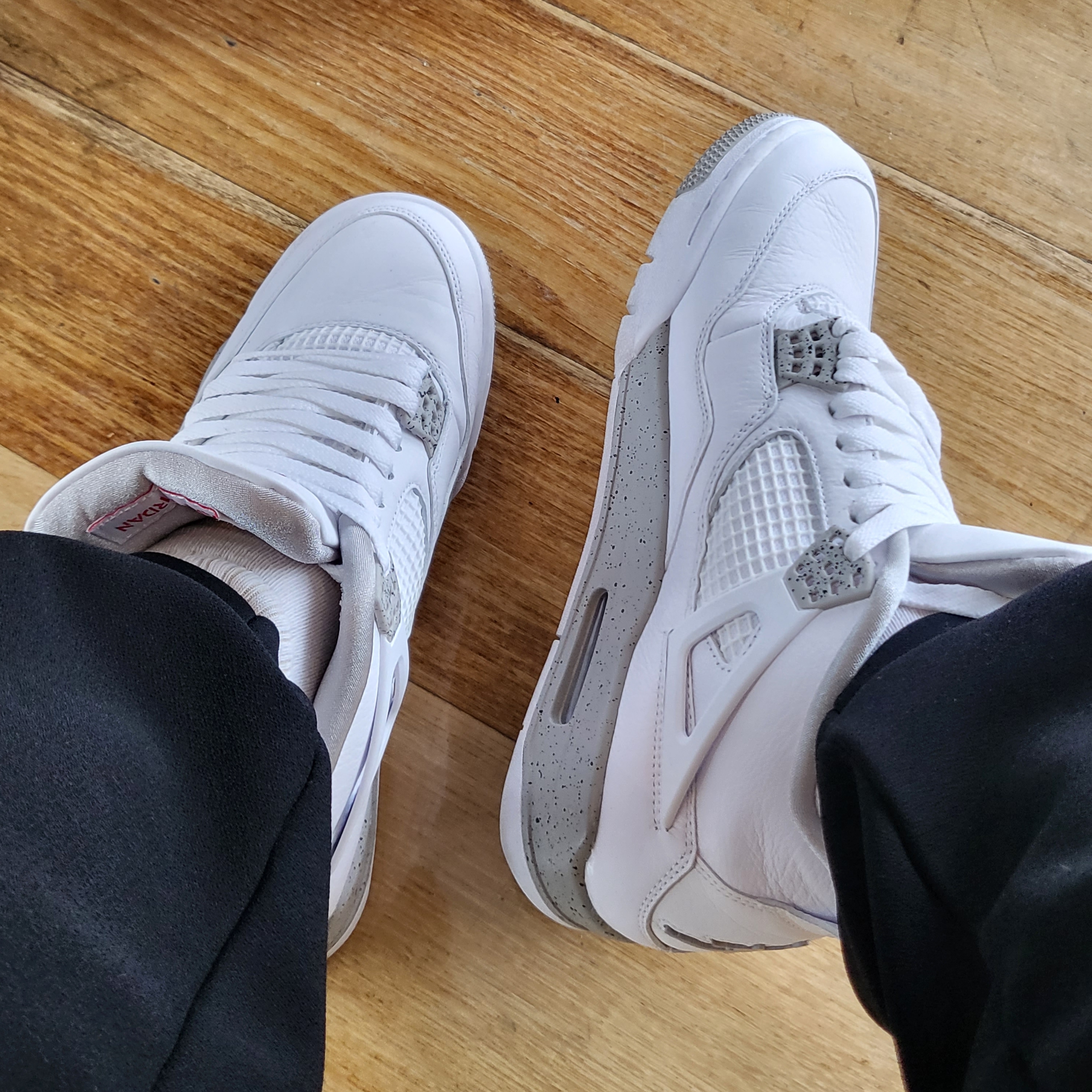 Jordan 4 Retro Tech White 착용 스타일