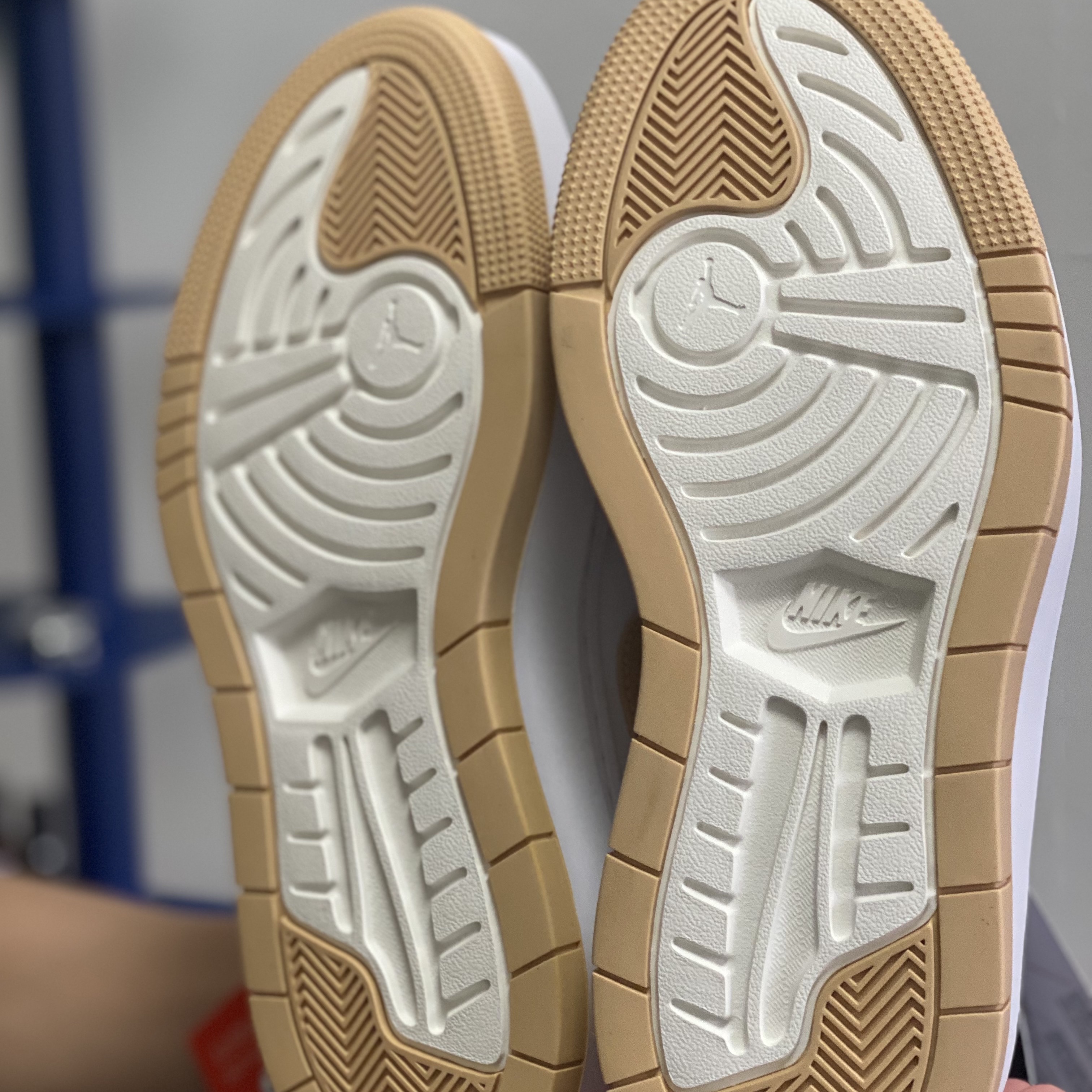 (W) Jordan 1 Elevate Low White Onyx 착용 스타일 - 3