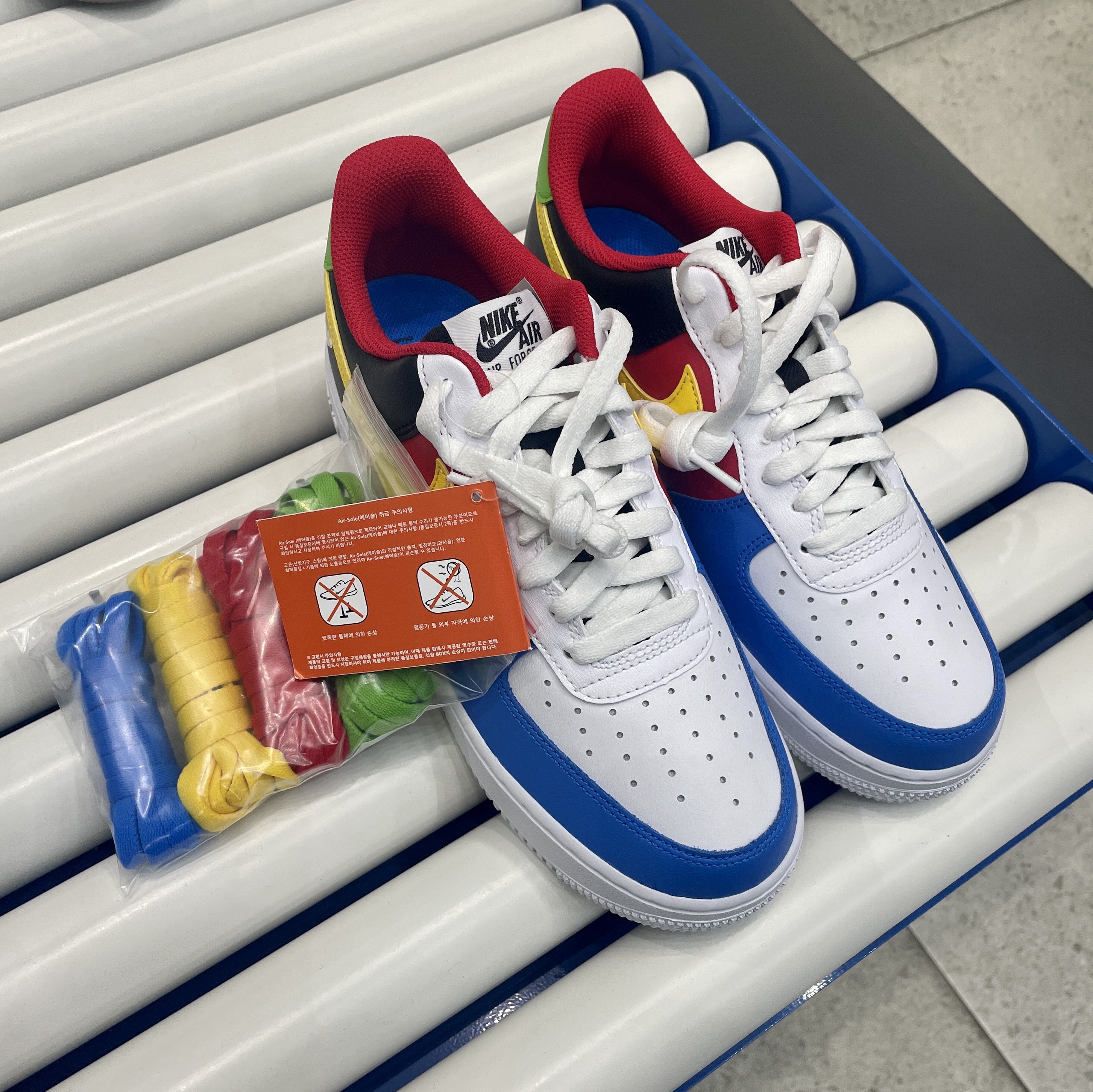 Nike x UNO Air Force 1 '07 QS White Yellow Zest 착용 스타일