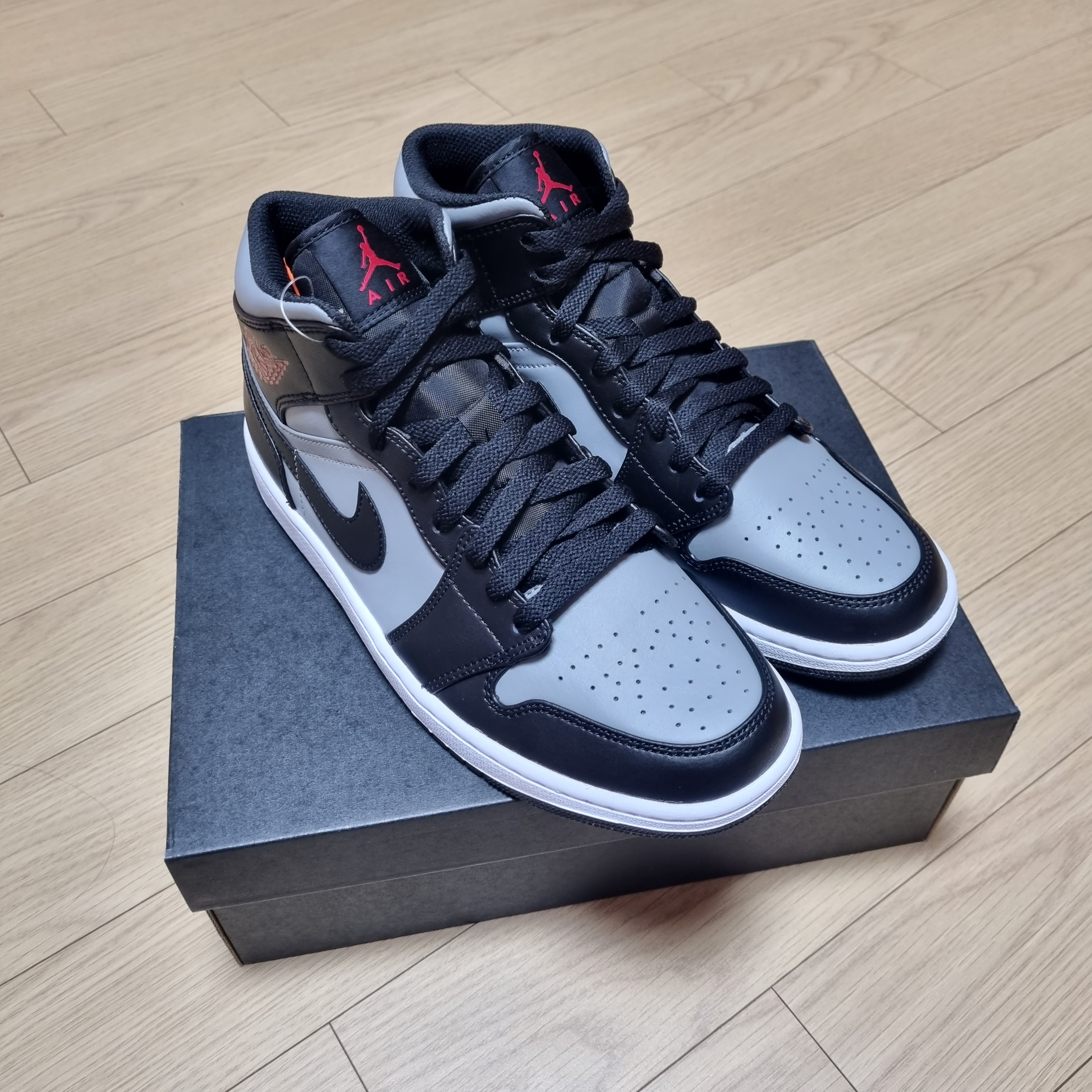 Jordan 1 Mid Shadow 착용 스타일 - 2