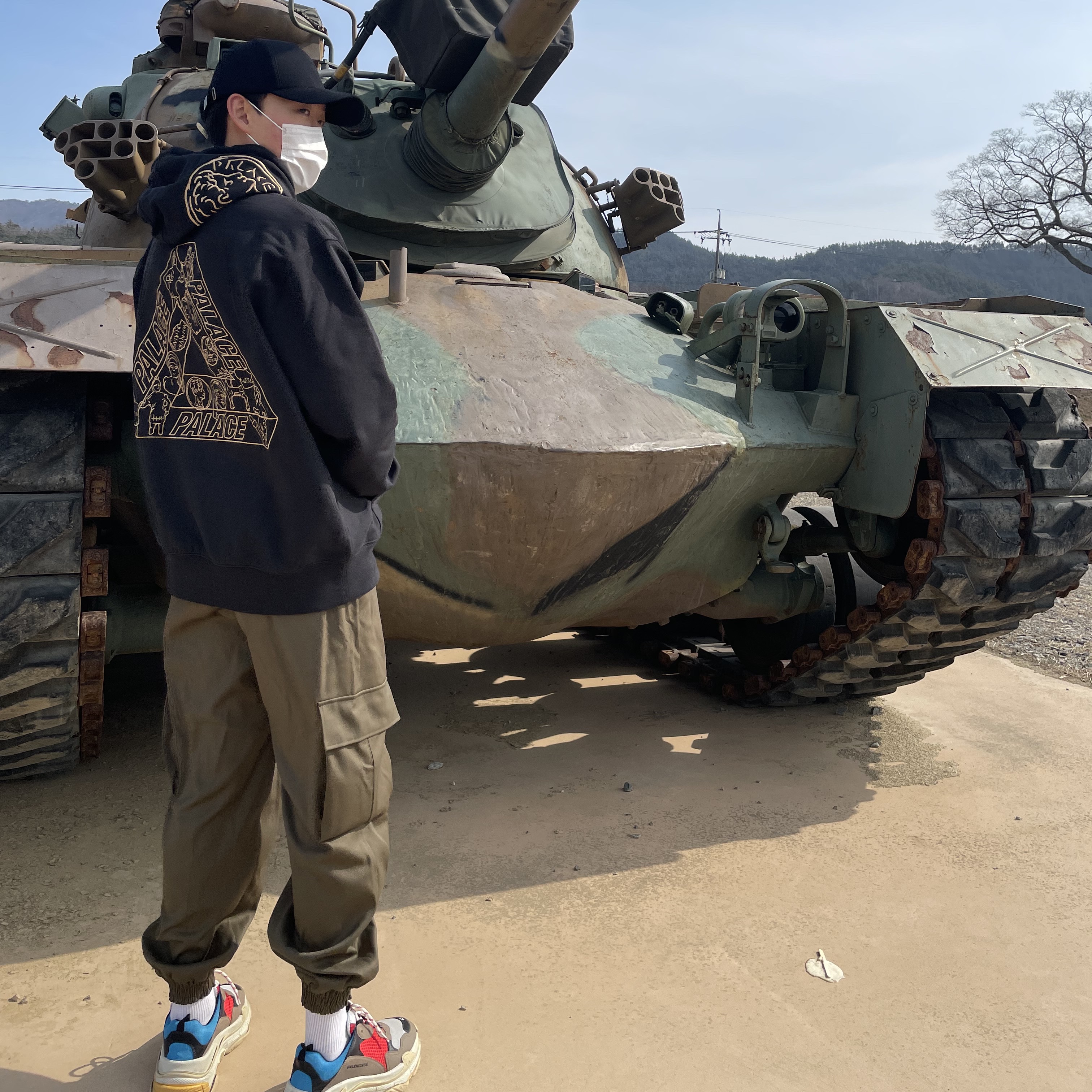 Palace Tri-Le Beurre Hood Black - 21FW, Balenciaga Triple S Trainer Blue Red 착용 스타일