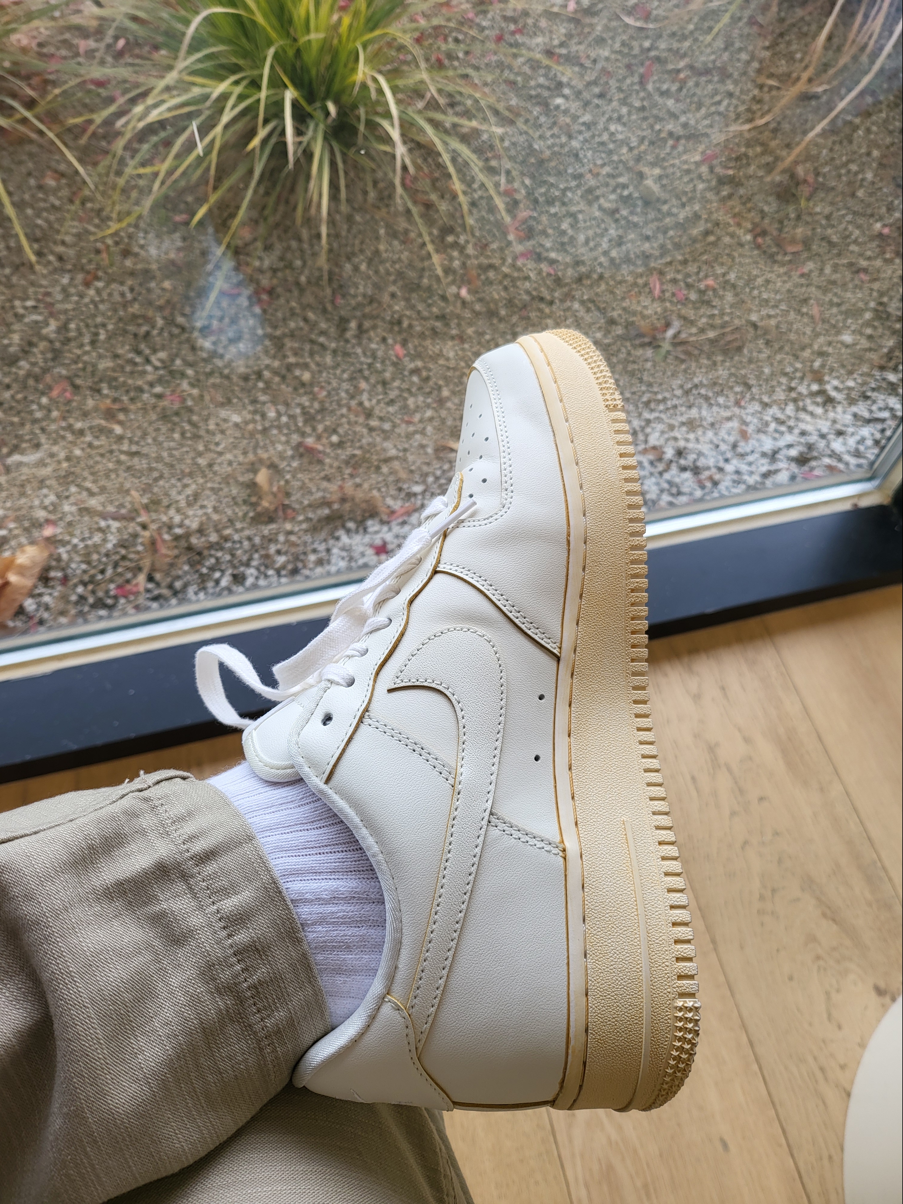 Nike Air Force 1 '07 LV8 Timeless Classic 착용 스타일 - 4