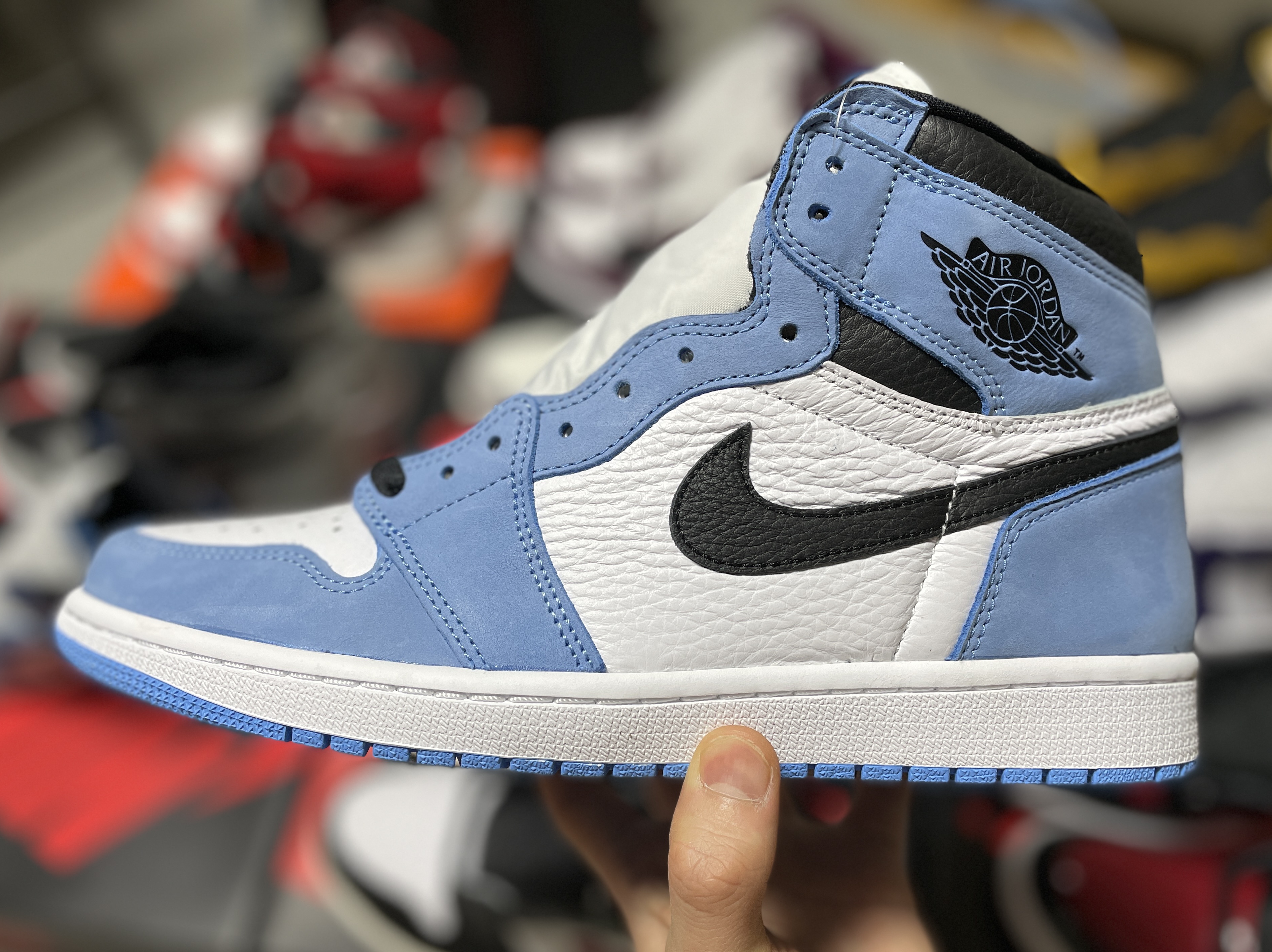 Jordan 1 Retro High OG University Blue 착용 스타일