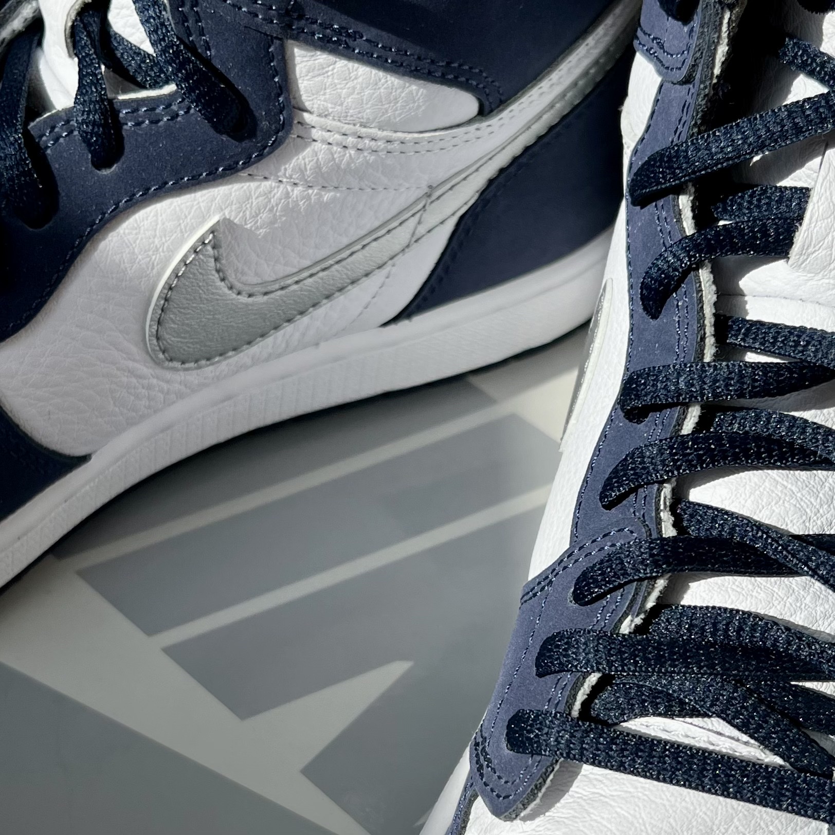 Jordan 1 Retro High OG CO.JP Midnight Navy 착용 스타일 - 3