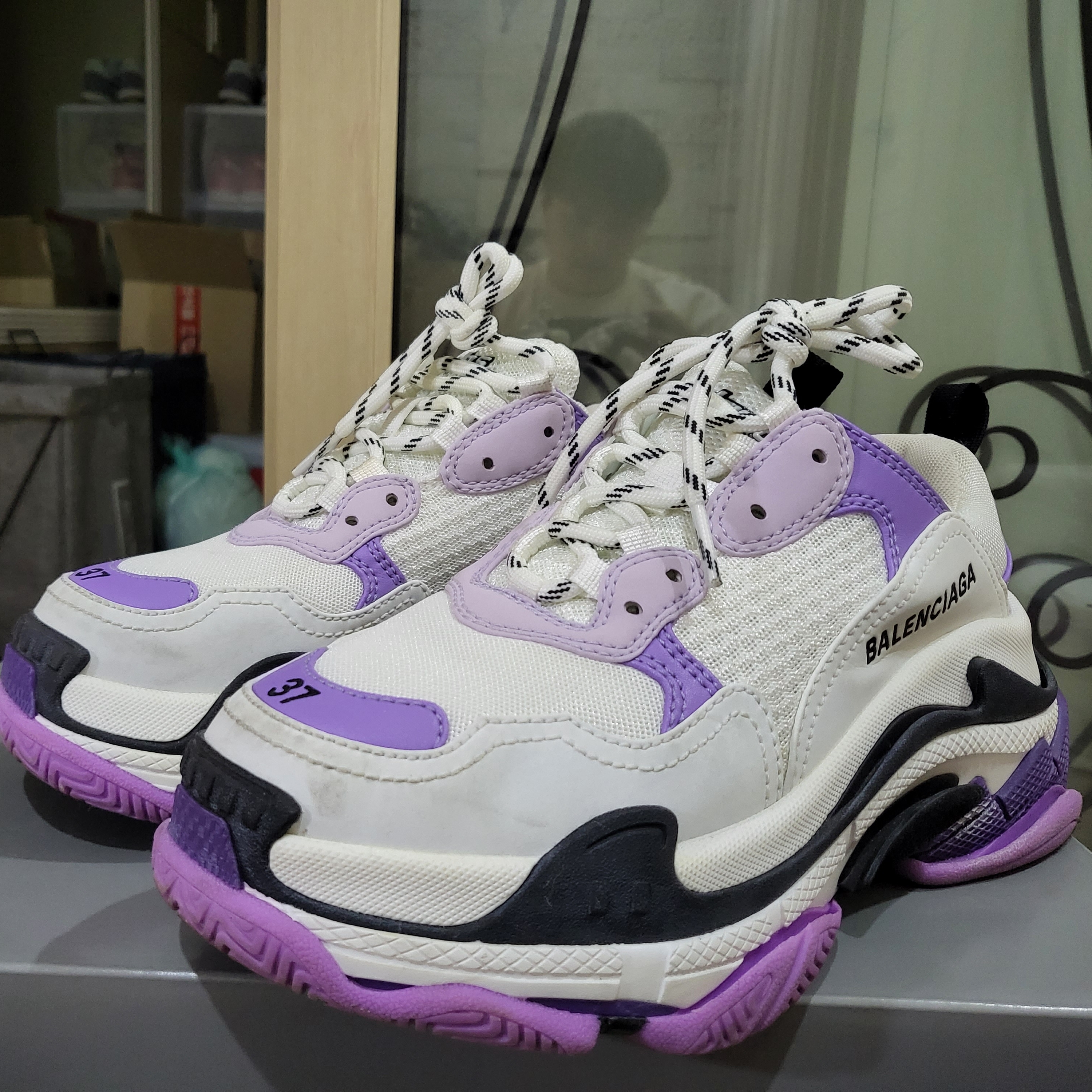 (W) Balenciaga Triple S Trainer White Navy Purple 착용 스타일