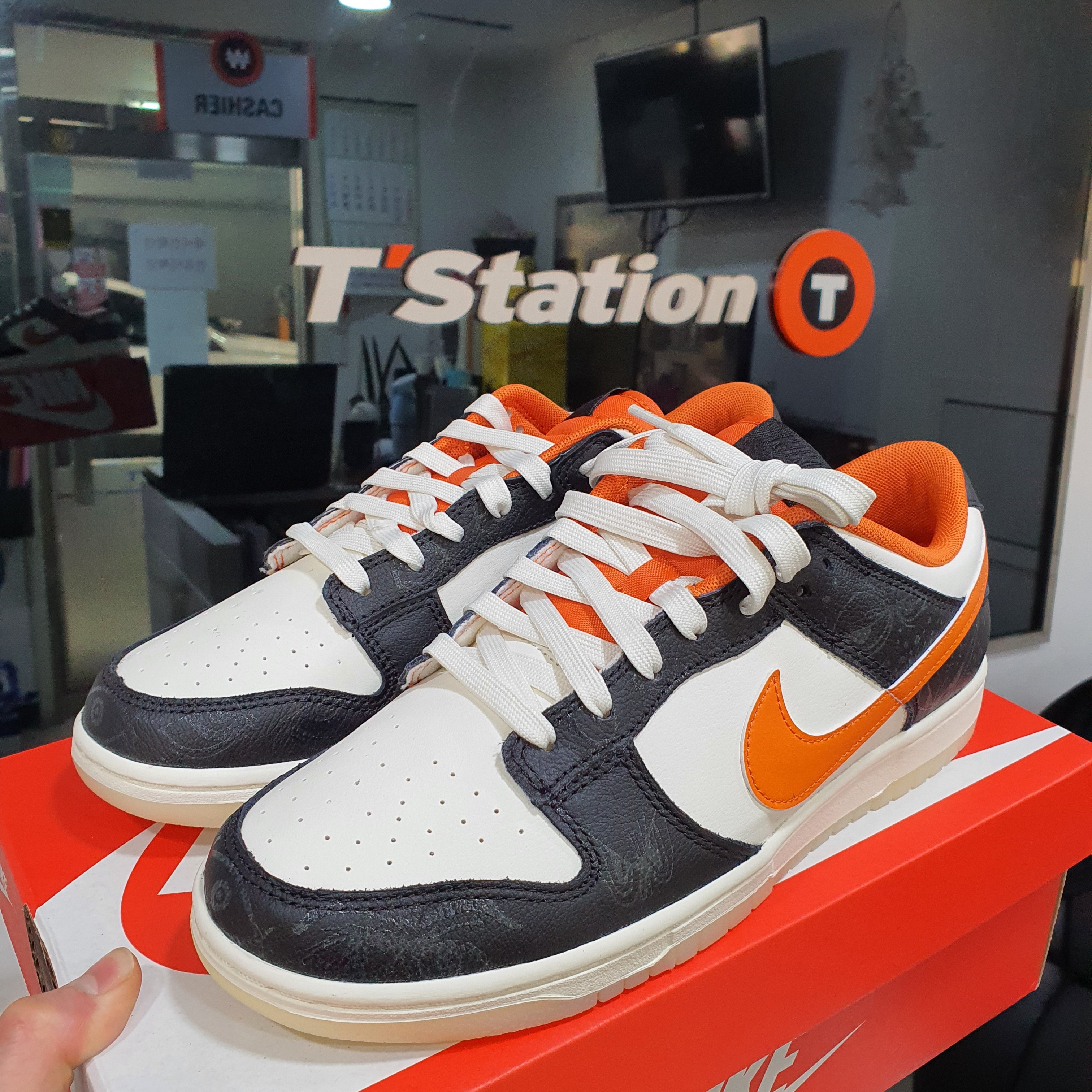 Nike Dunk Low Retro PRM Halloween 착용 스타일 - 2