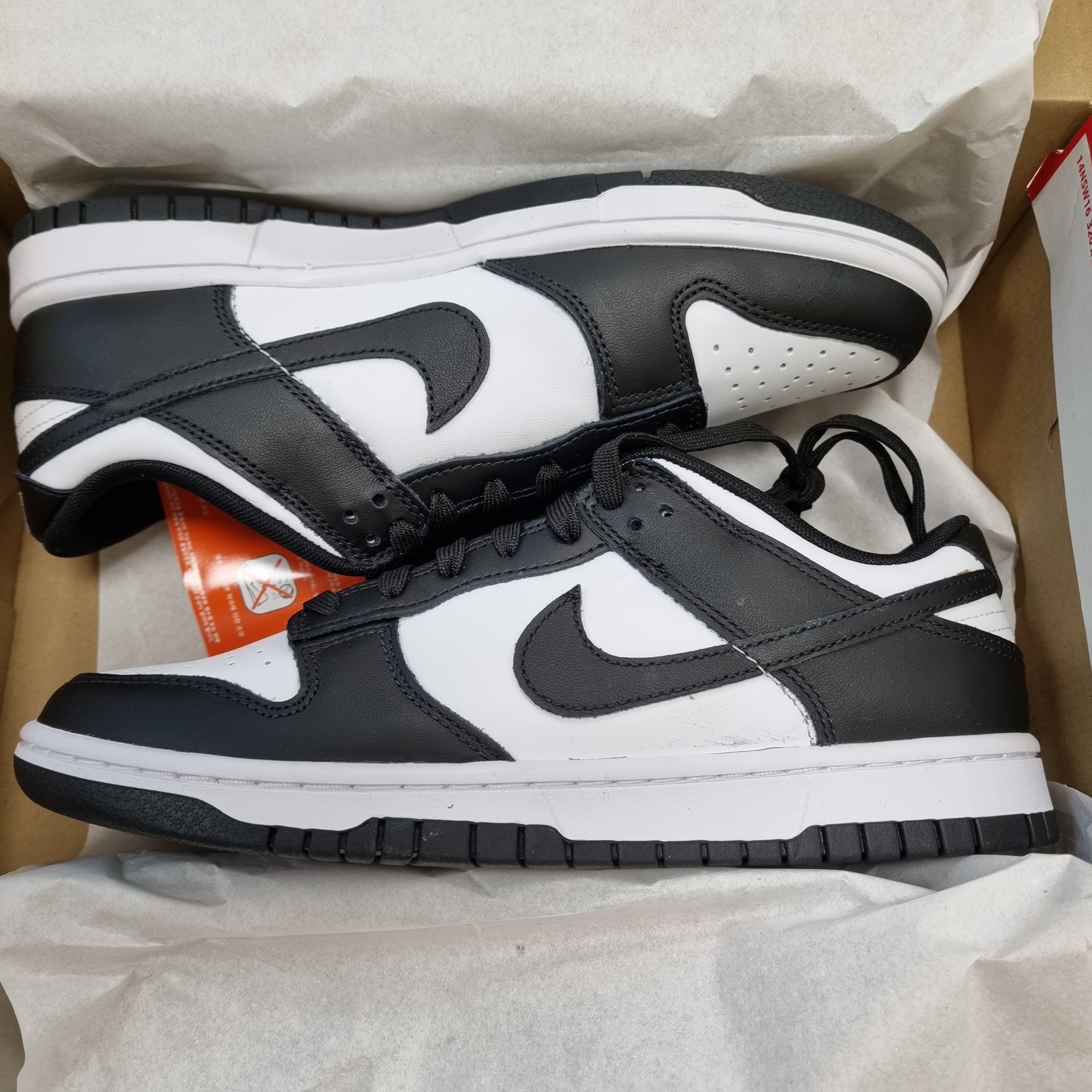 Nike Dunk Low Retro Black 착용 스타일