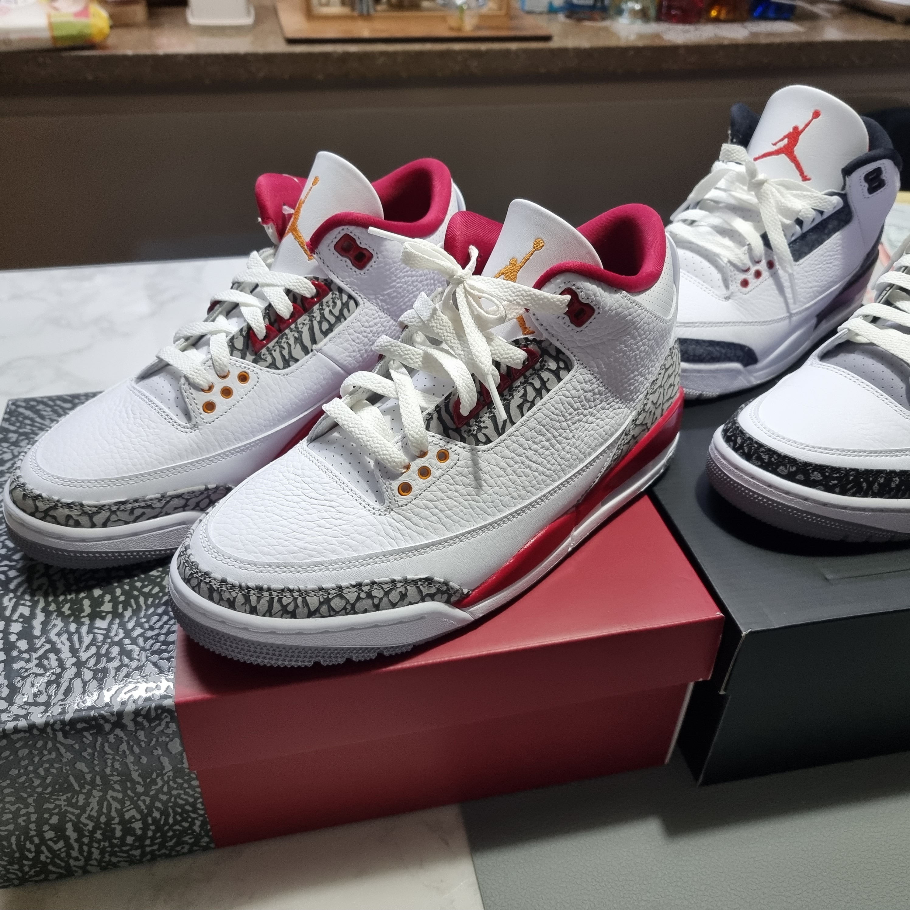 Jordan 3 Retro Cardinal Red, Jordan 3 Retro Racer Blue 착용 스타일 - 2