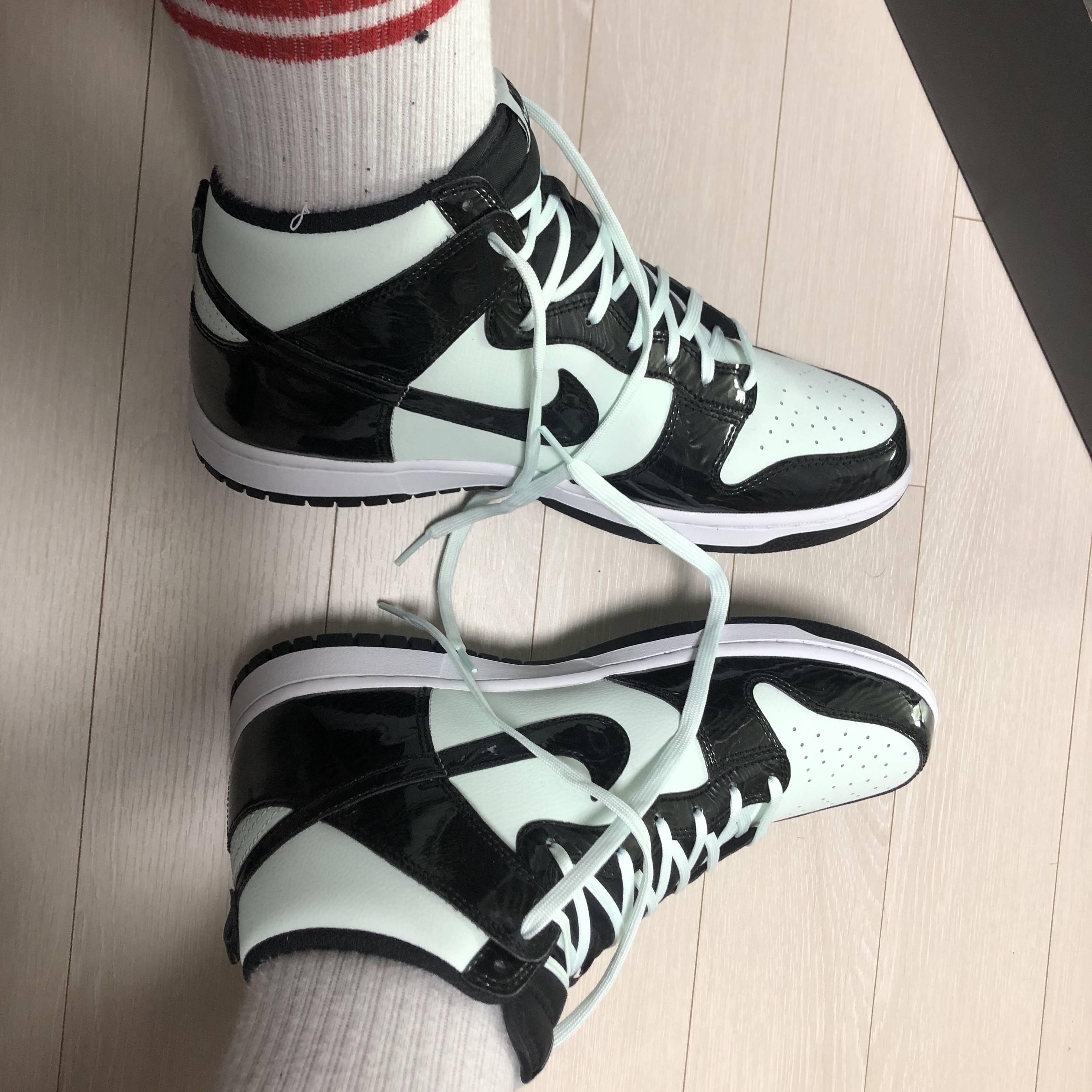 Nike Dunk High Barely Green 착용 스타일