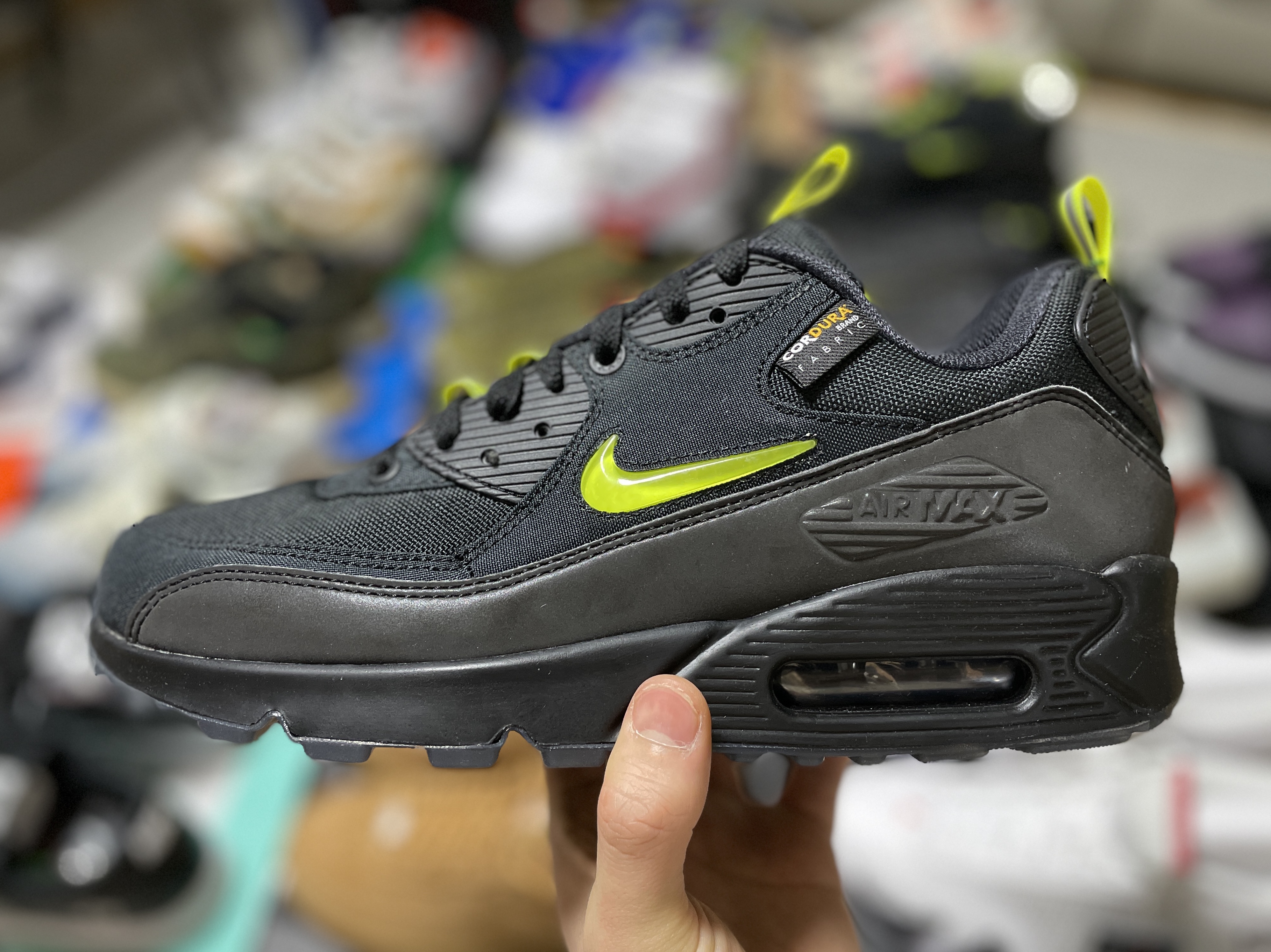 Nike x The Basement Air Max 90 Manchester 착용 스타일