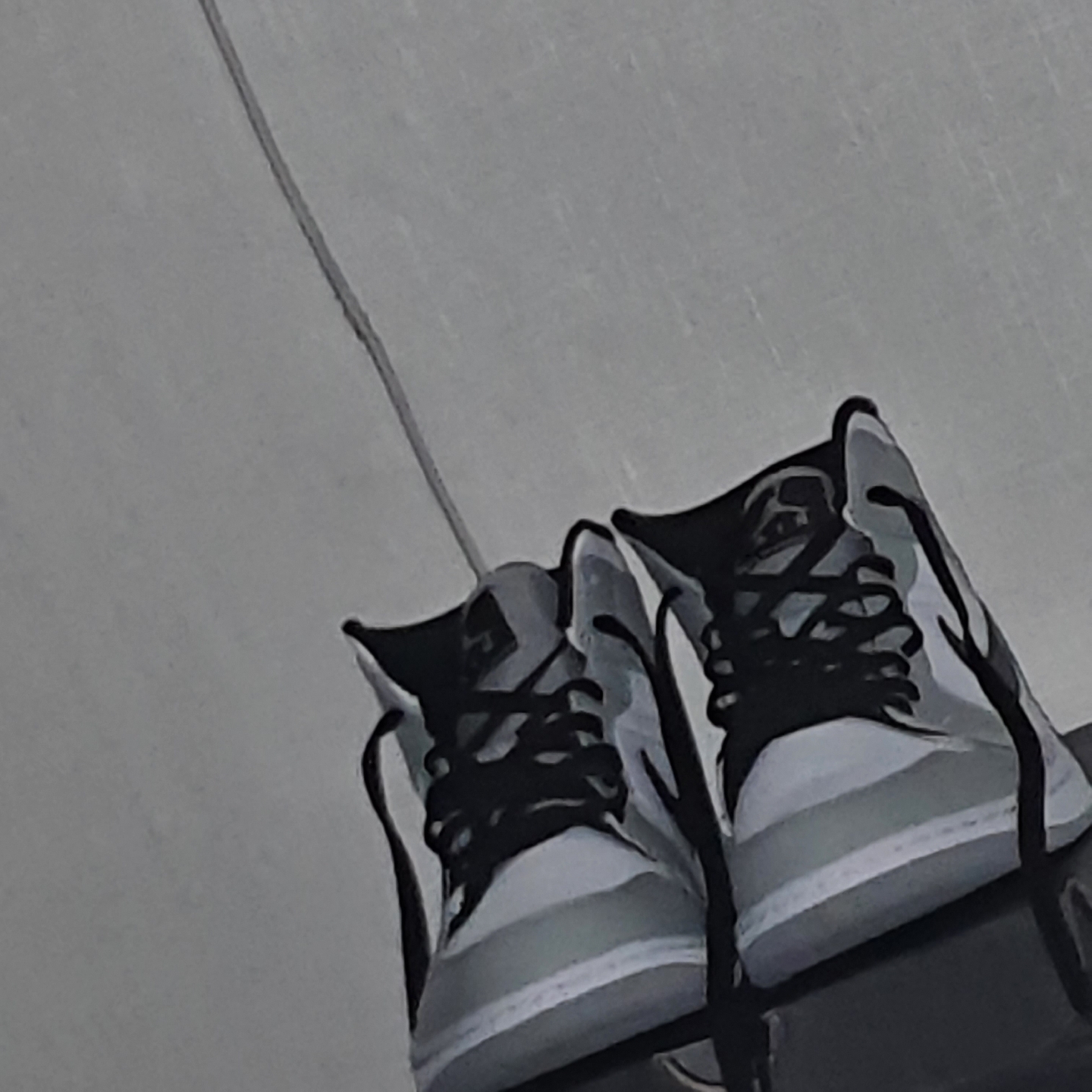 Jordan 1 Mid Light Smoke Grey 착용 스타일