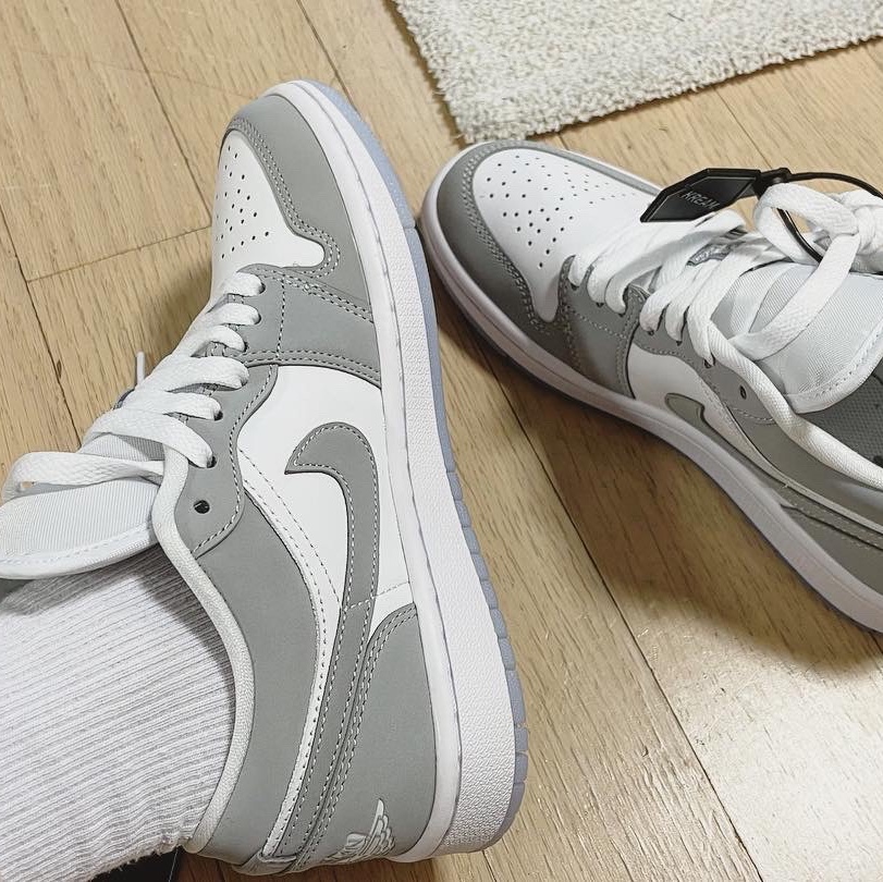 (W) Jordan 1 Low White Wolf Grey 착용 스타일