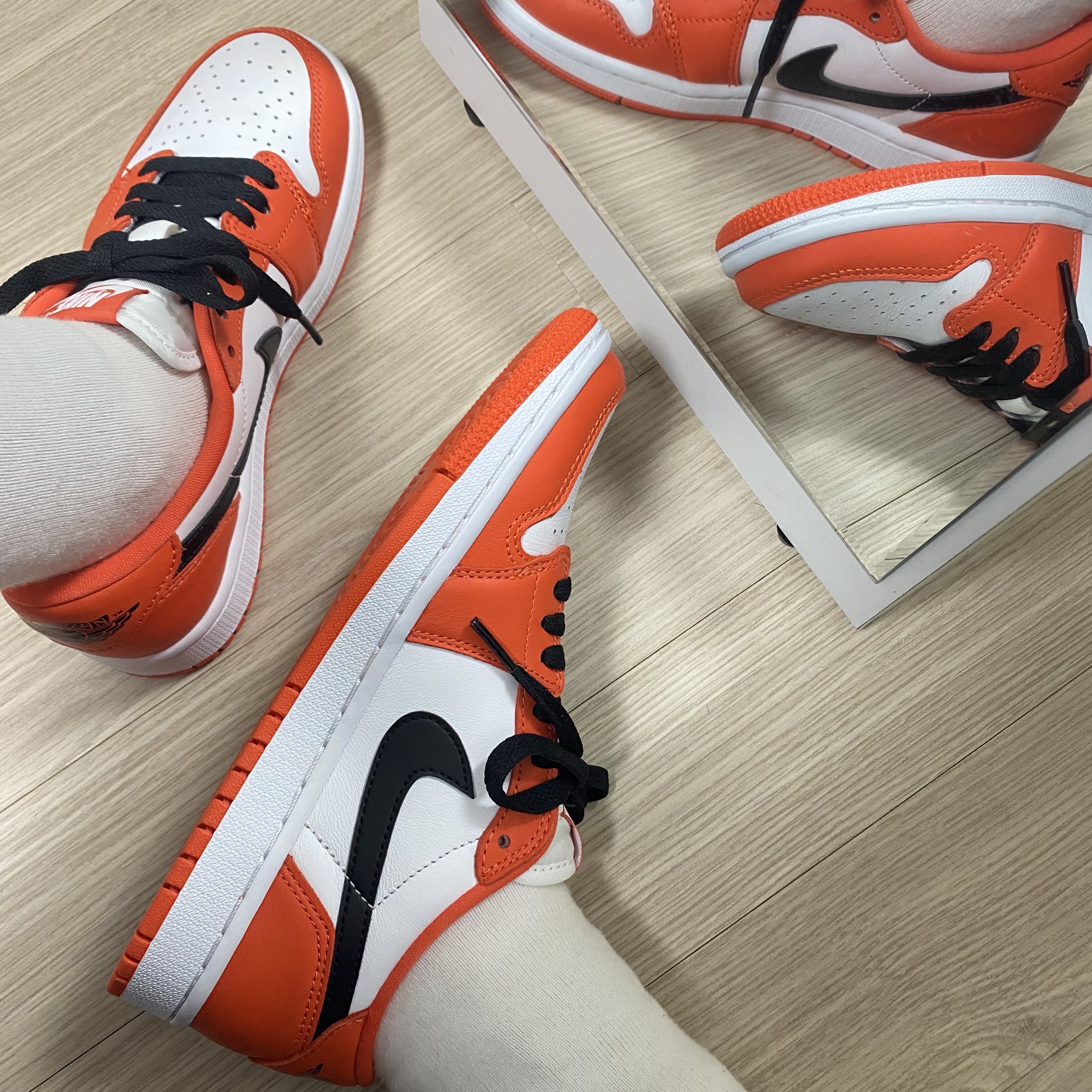 (W) Jordan 1 Low OG Starfish 착용 스타일 - 2