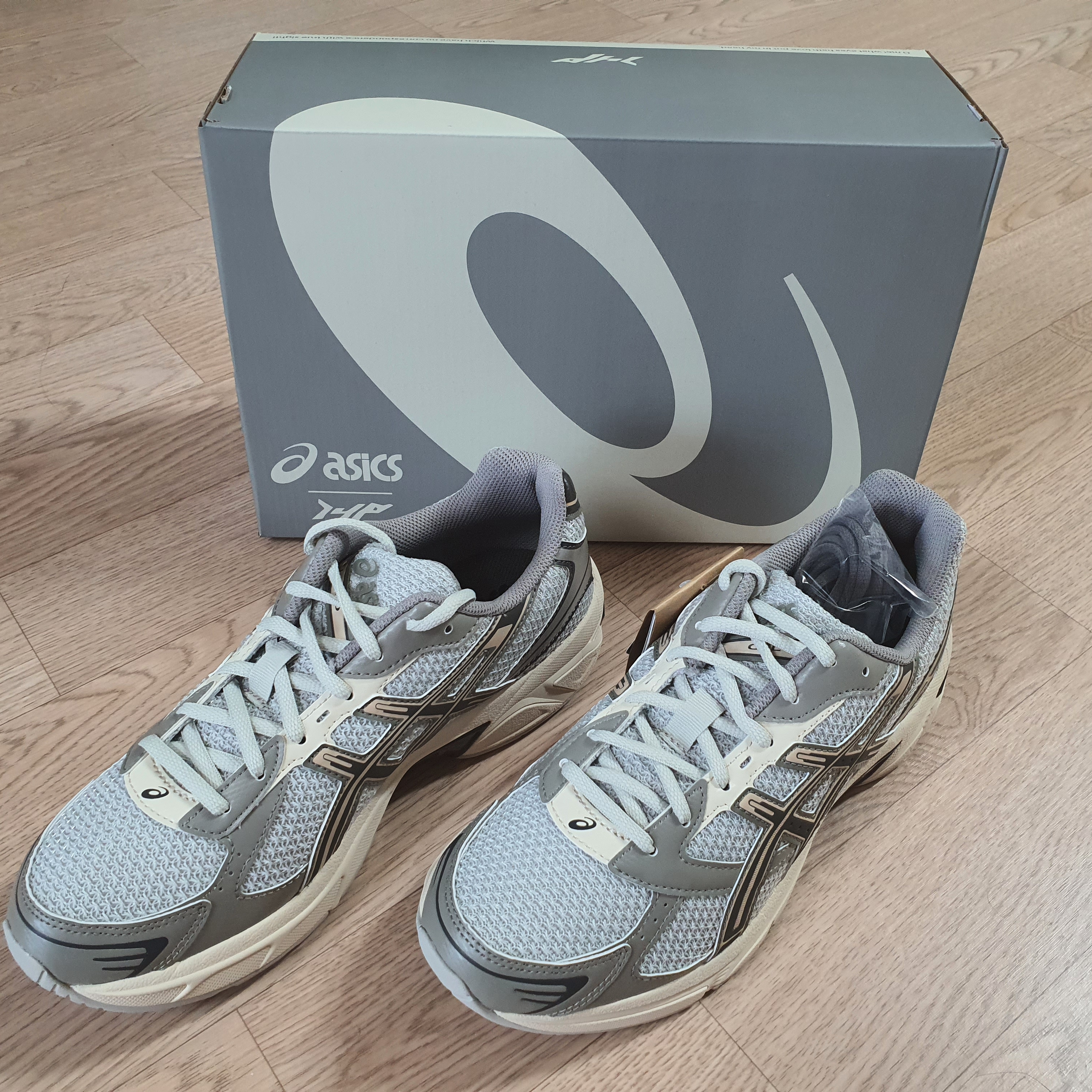 Asics x I4P Gel-1130 Glacier Grey Mink 착용 스타일 - 1