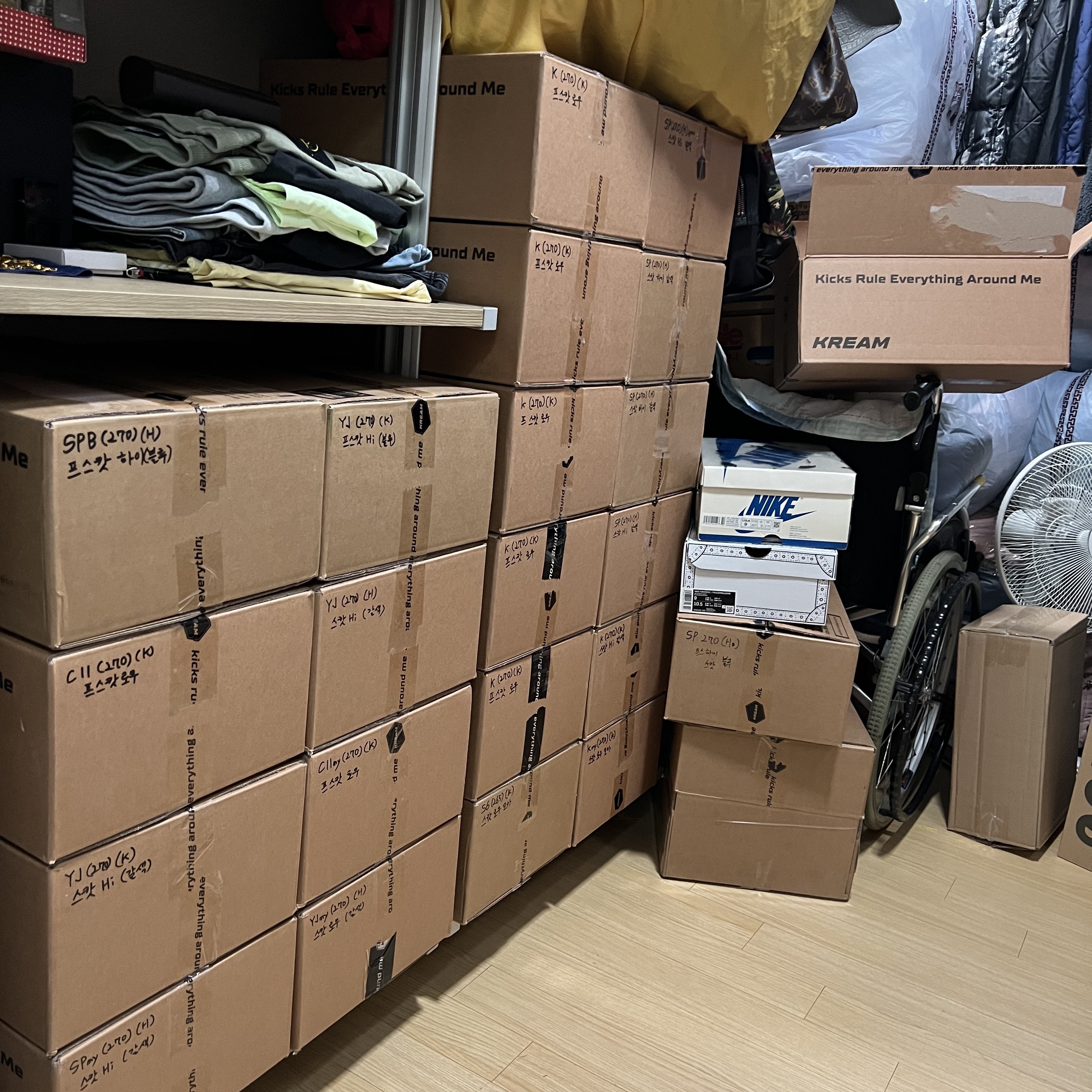 Jordan 1 x Travis Scott x Fragment Retro Low OG SP Military Blue, Jordan 1 x Travis Scott Retro High OG SP Mocha 착용 스타일
