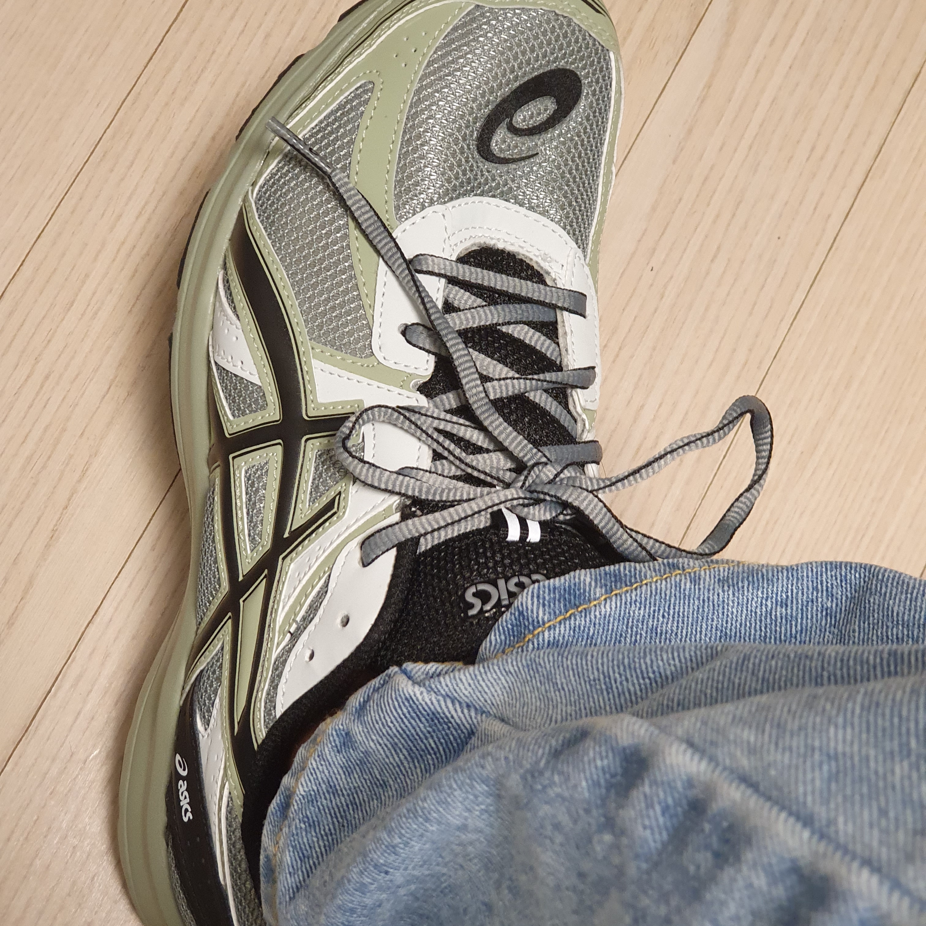 Asics Jog 100 S Sheet Rock - 2E Wide 착용 스타일