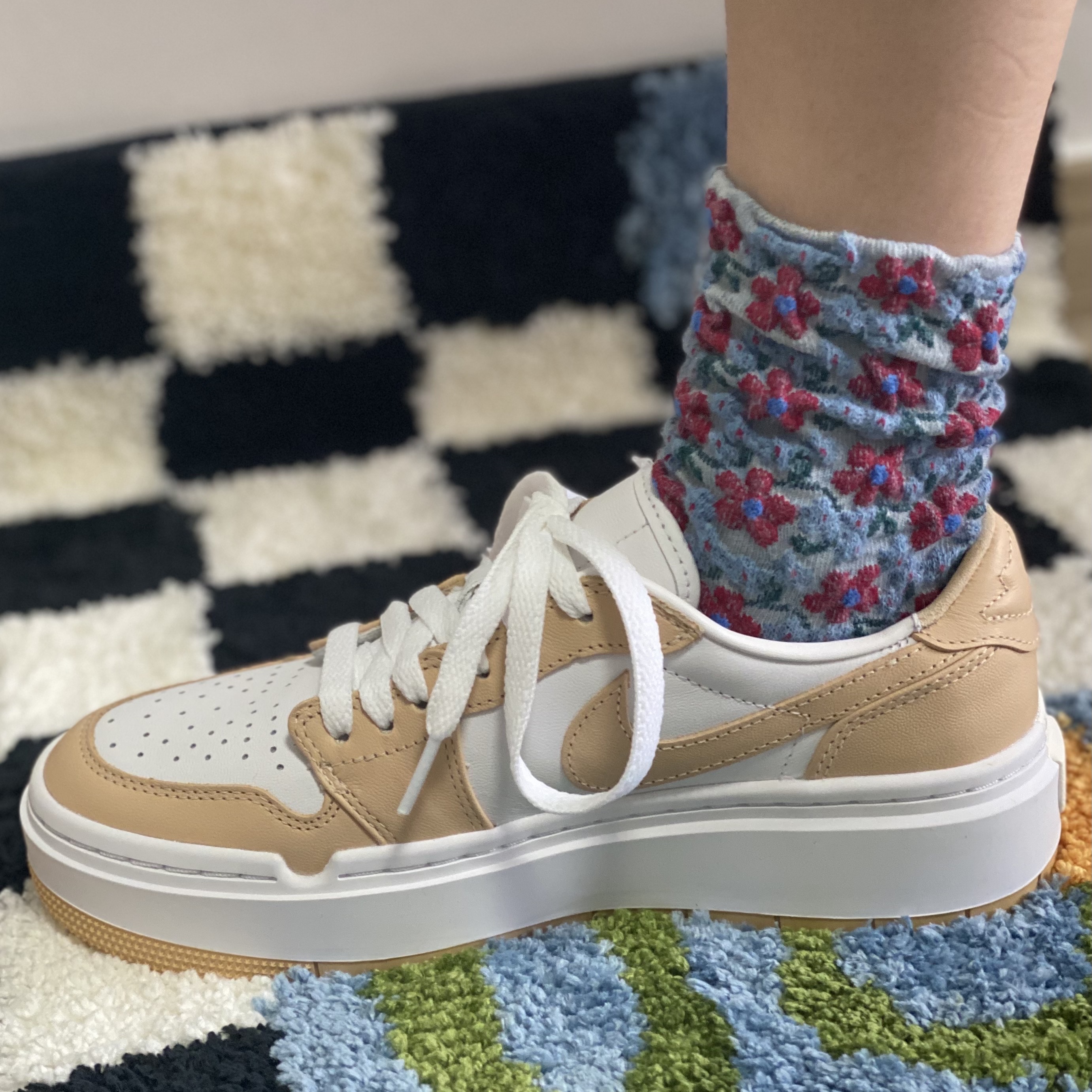(W) Jordan 1 Elevate Low White Onyx 착용 스타일 - 1