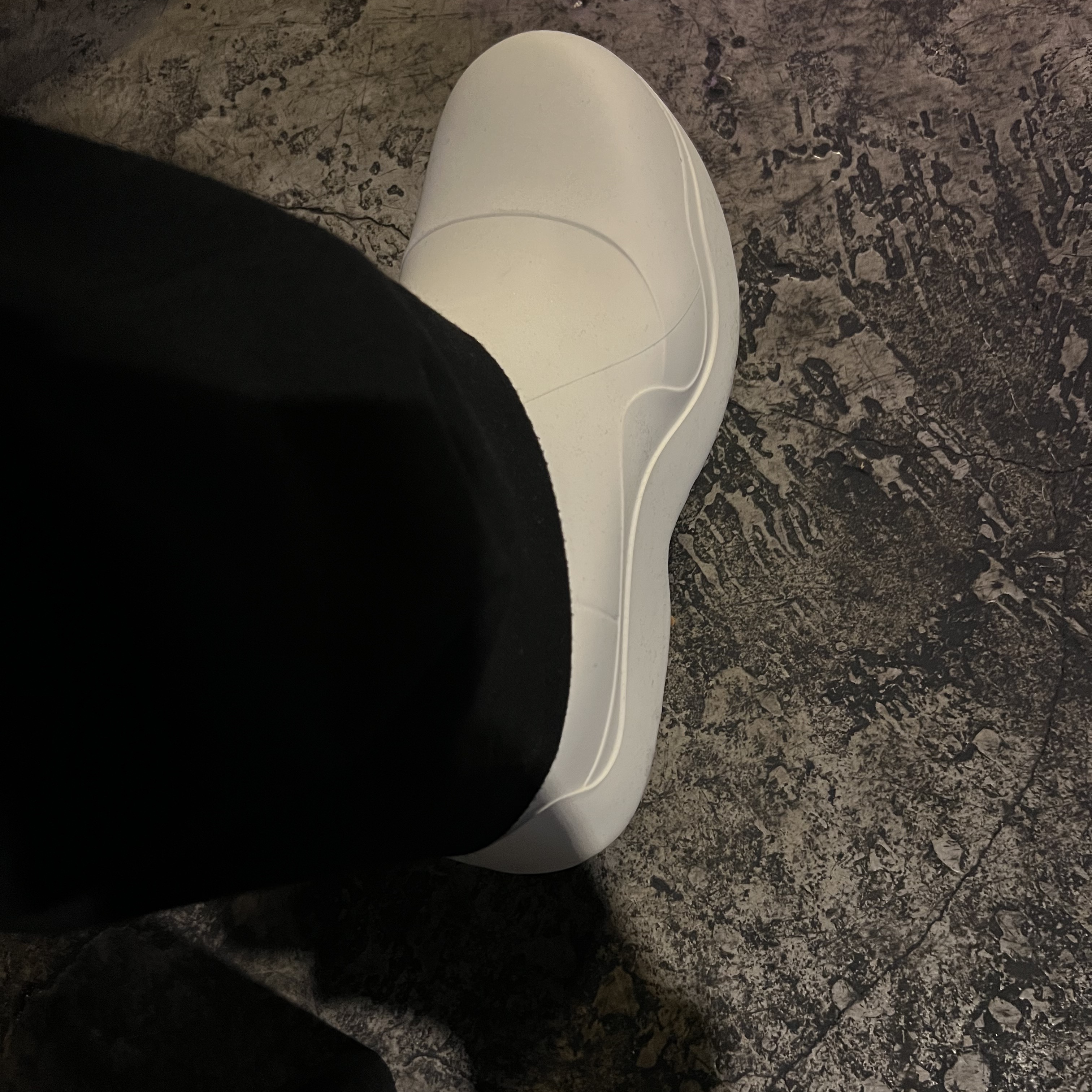 Bottega Veneta Puddle Ankle Boots Sea Salt 착용 스타일 - 2
