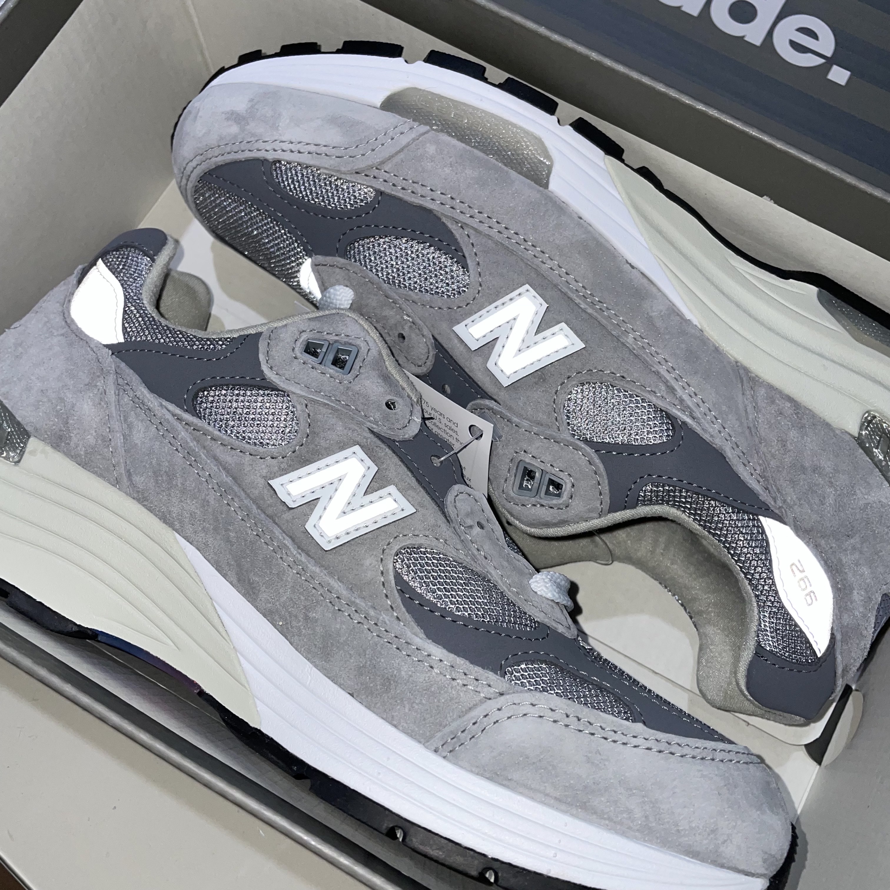 New Balance 992 Made in USA Grey - D Standard 착용 스타일