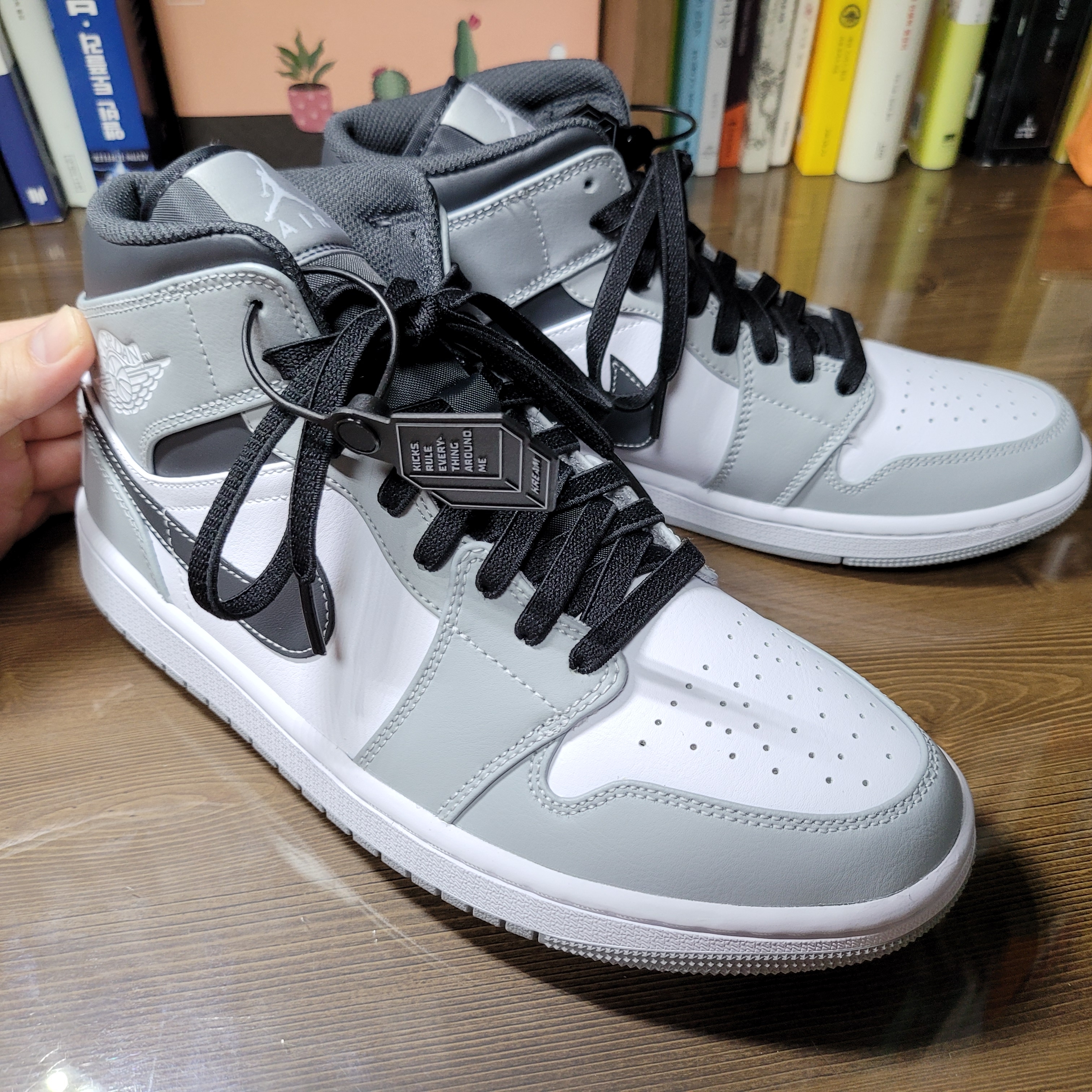 Jordan 1 Mid Light Smoke Grey Anthracite 착용 스타일