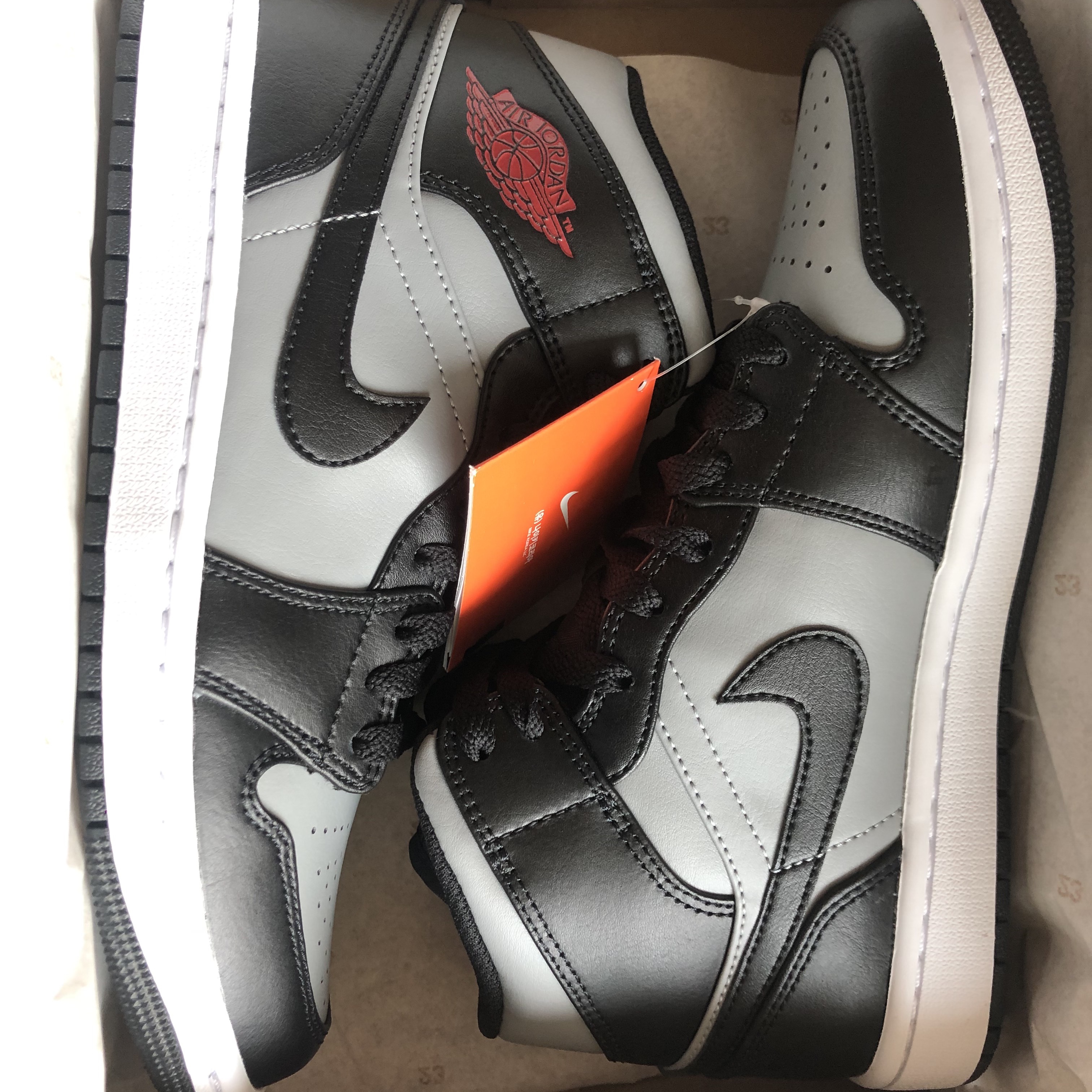 Jordan 1 Mid Shadow 착용 스타일 - 1