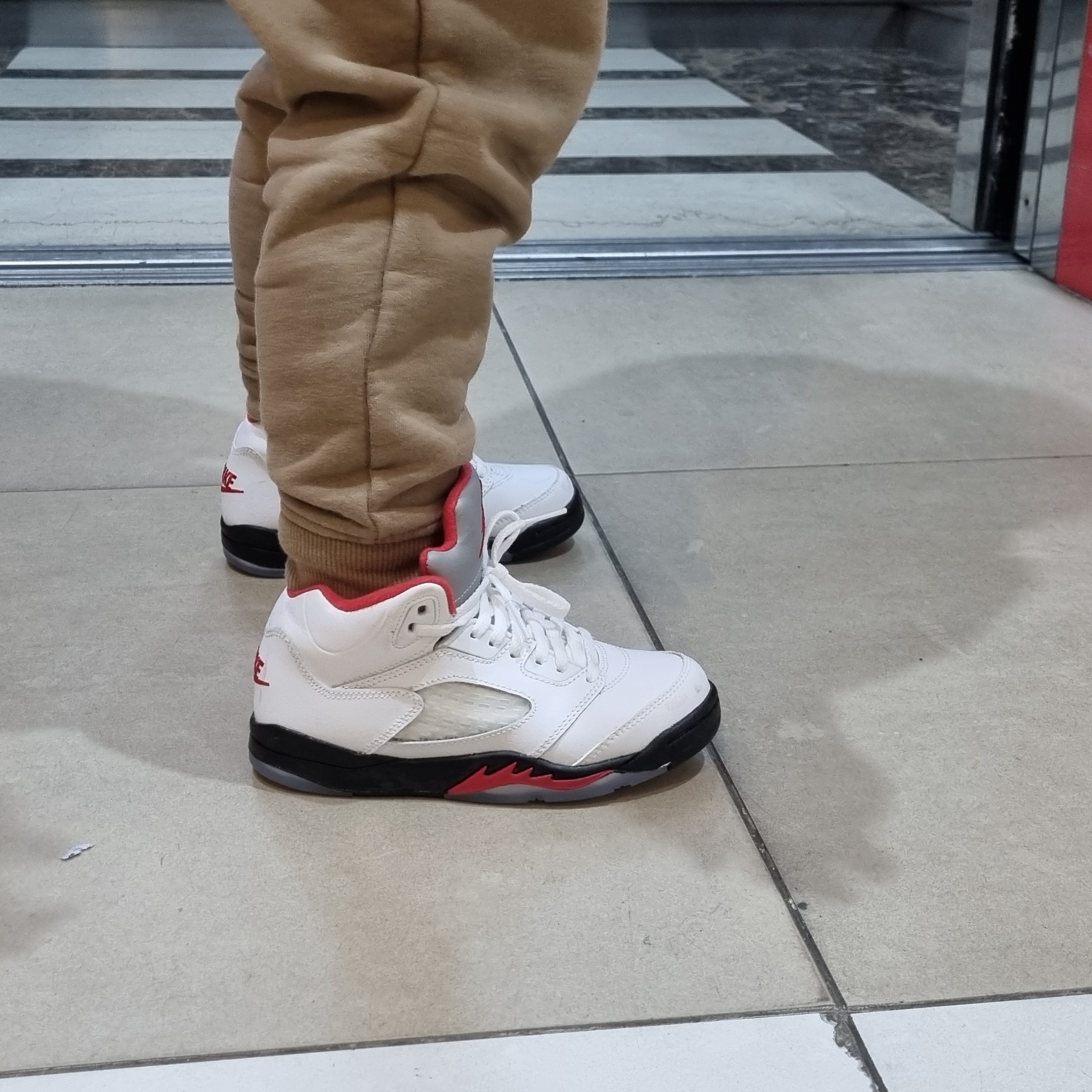 (PS) Jordan 5 Retro Fire Red Silver Tongue 2020 착용 스타일 - 1