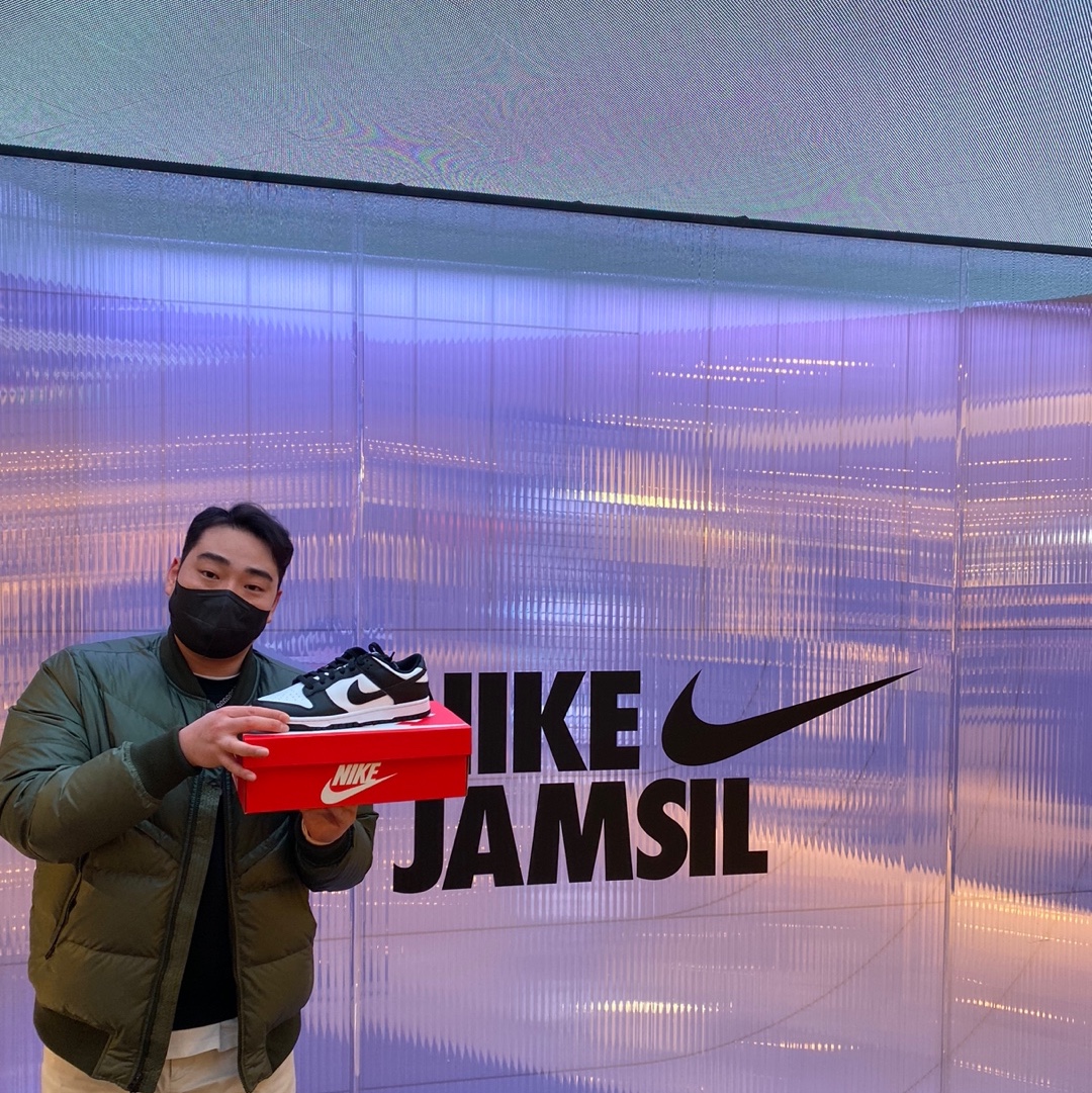 Nike Dunk Low Retro Black 착용 스타일