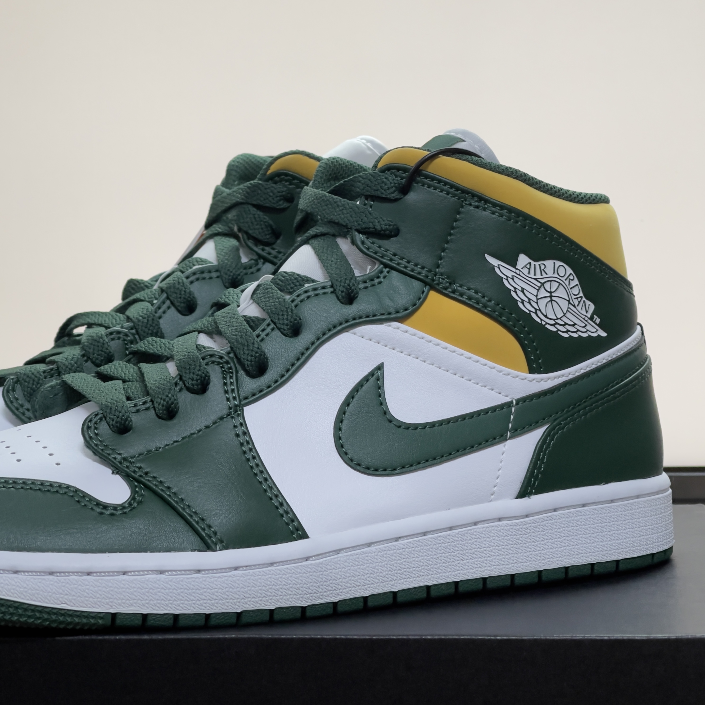 Jordan 1 Mid Sonics 2021 착용 스타일 - 3