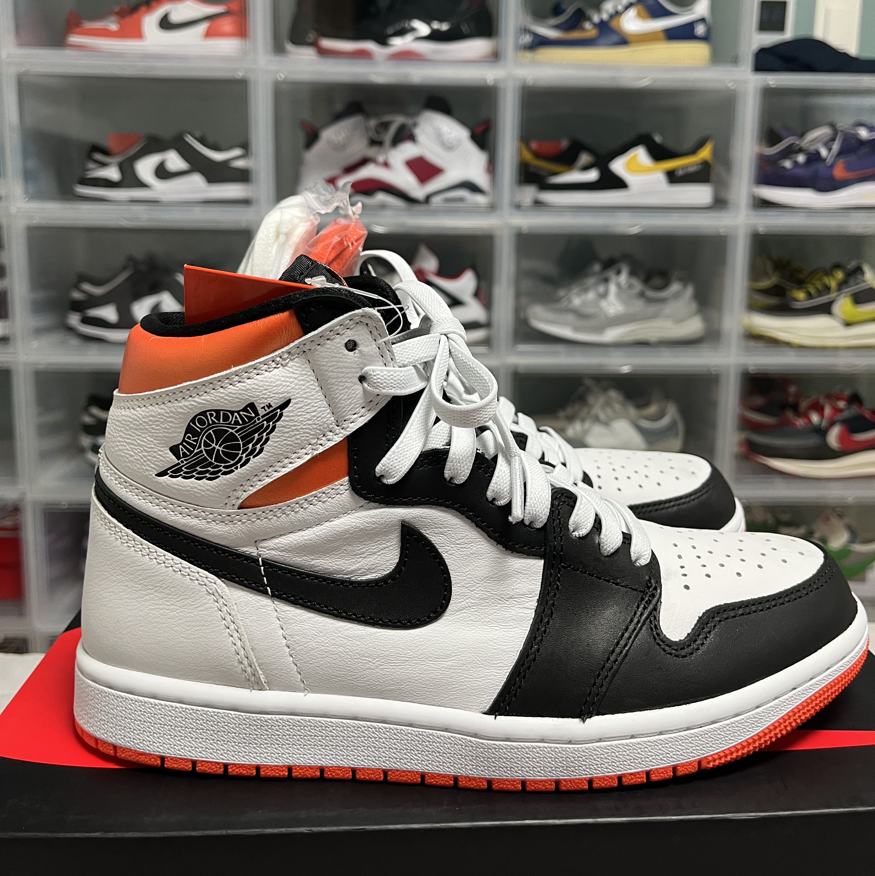 Jordan 1 Retro High OG Electro Orange 착용 스타일 - 2