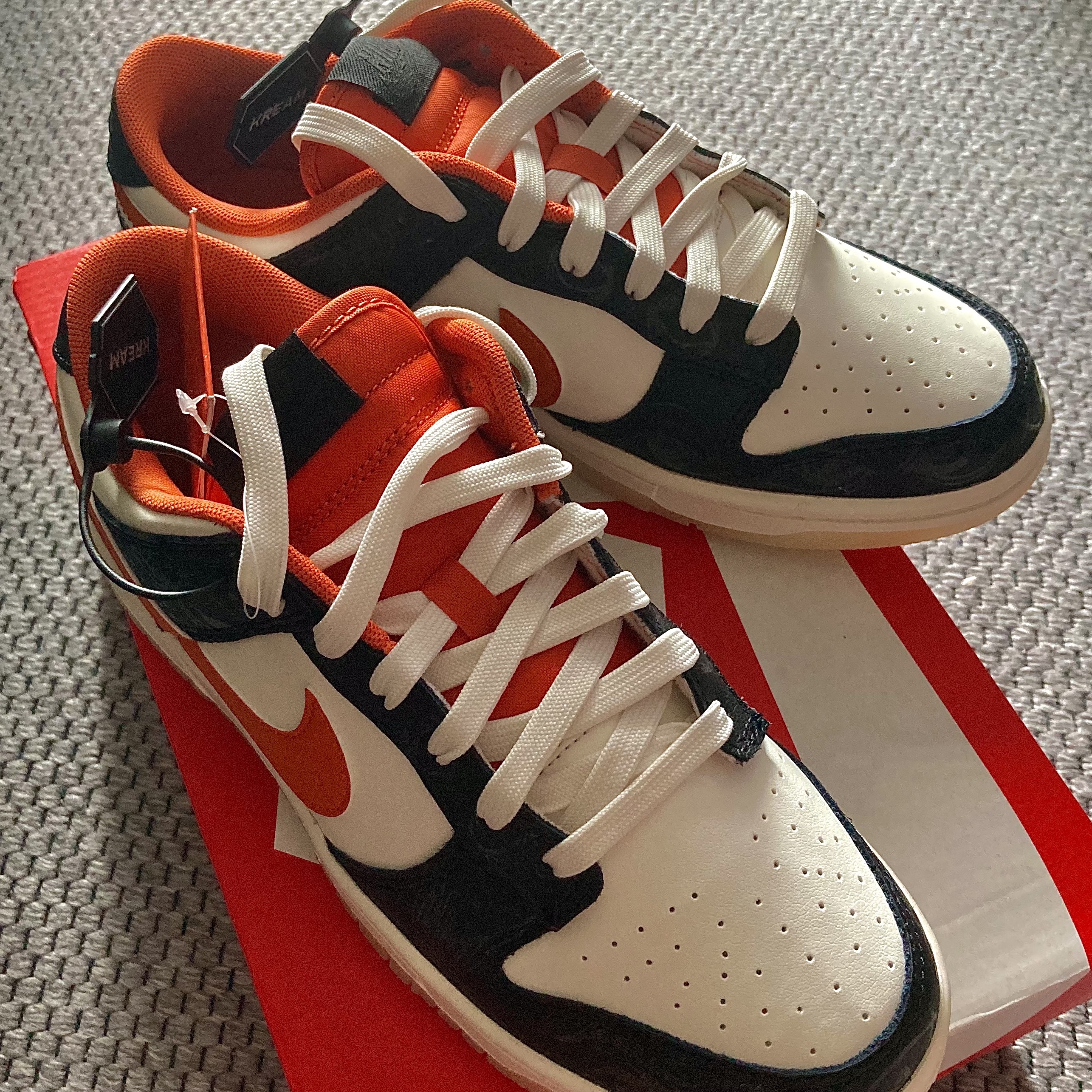 Nike Dunk Low Retro PRM Halloween 착용 스타일